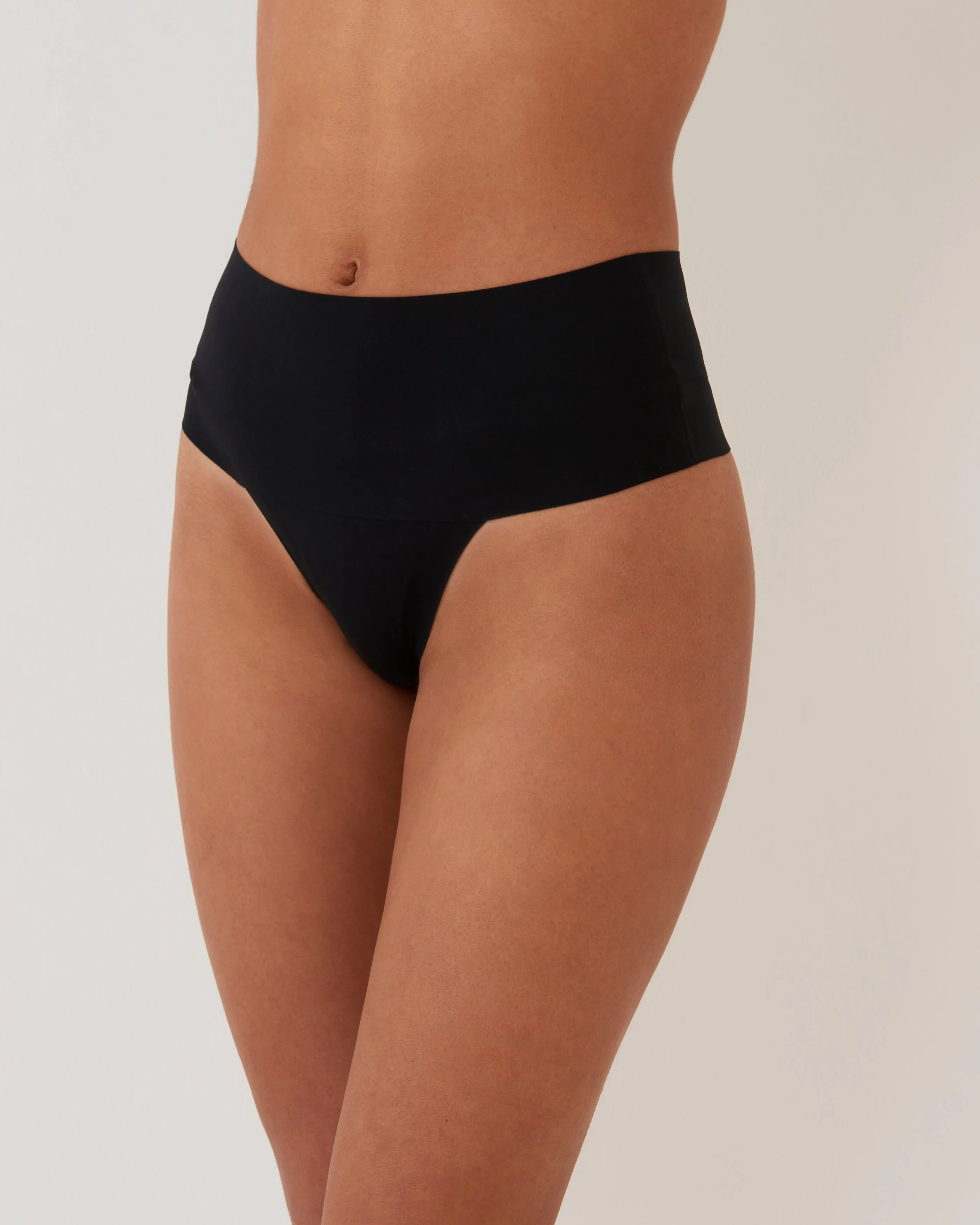 Tanga invisible moldeador Negro de SPANX sold by Lady Pipa product image thumbnail 3