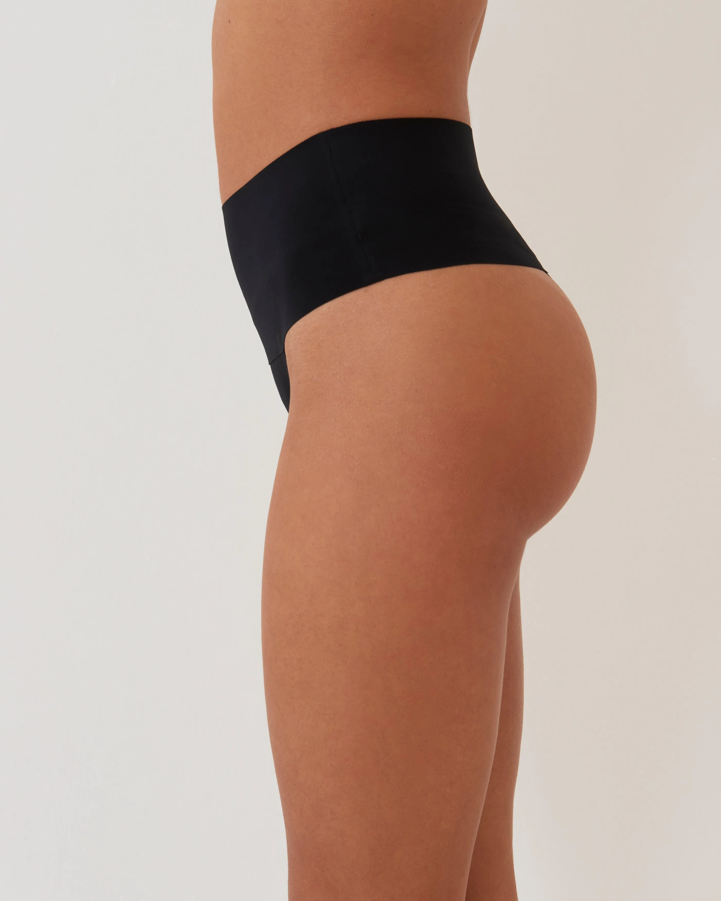 Tanga invisible moldeador Negro de SPANX sold by Lady Pipa product image thumbnail 4