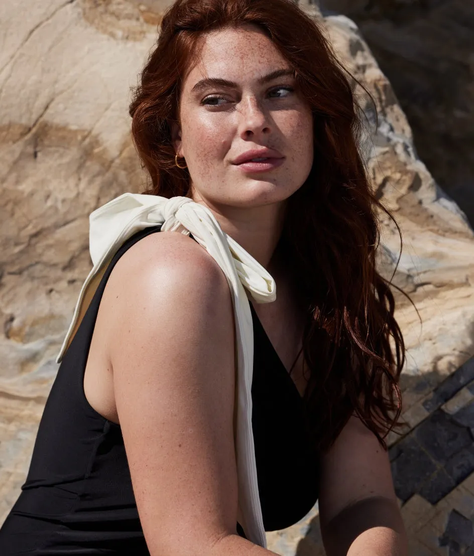 The Bow-Shoulder Ruched Sidestroke - Sea Urchin & White Sand sold by Summersalt product image thumbnail 3