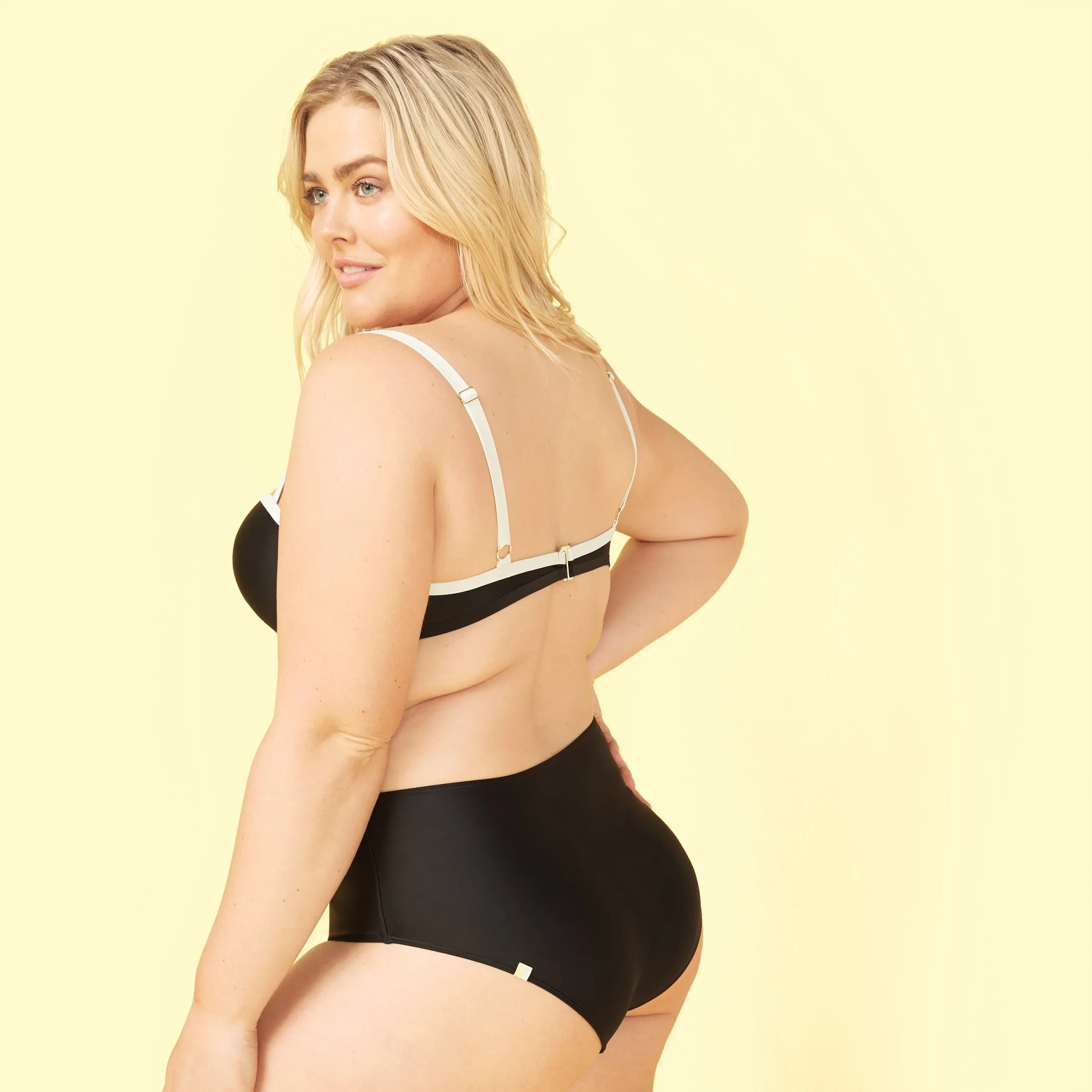 The Fused Delta Bikini Top - Sea Urchin & White Sand sold by Summersalt product image thumbnail 2