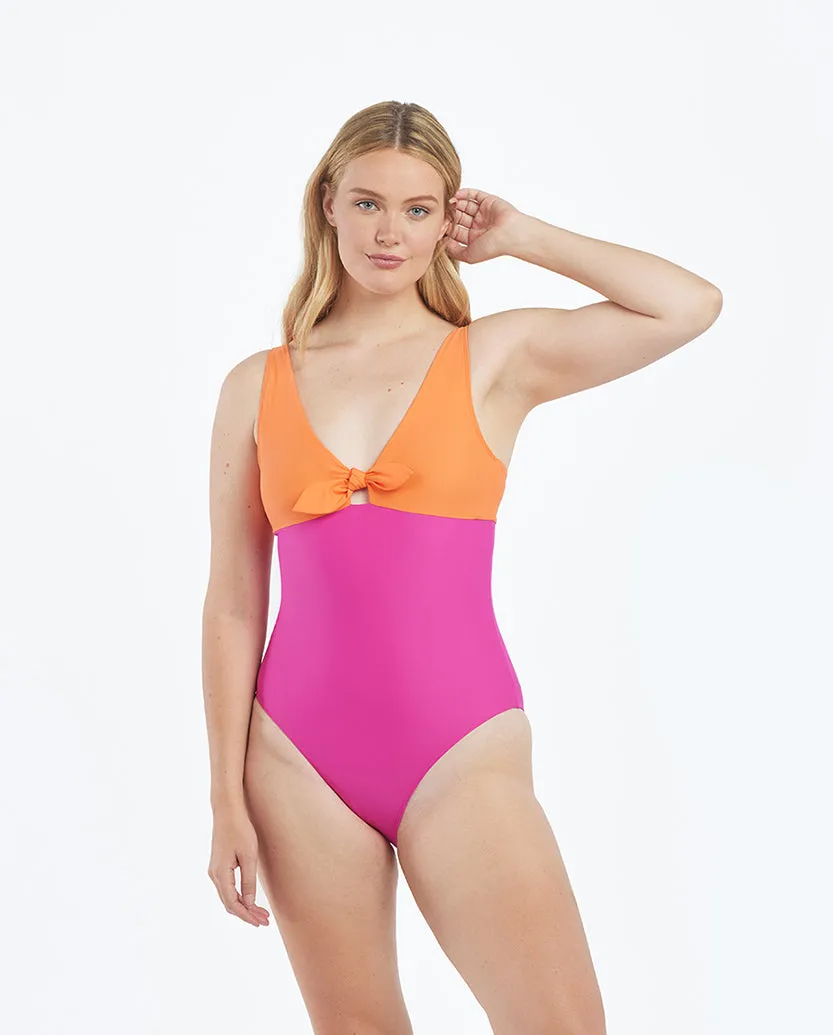 The Jetsetter - Hibiscus & Tangerine sold by Summersalt product image thumbnail 2