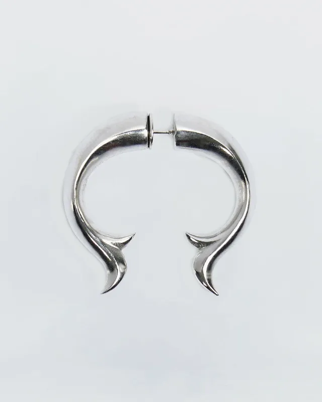 SILVER STEM SINGLE EARRING made by KUSIKOHC