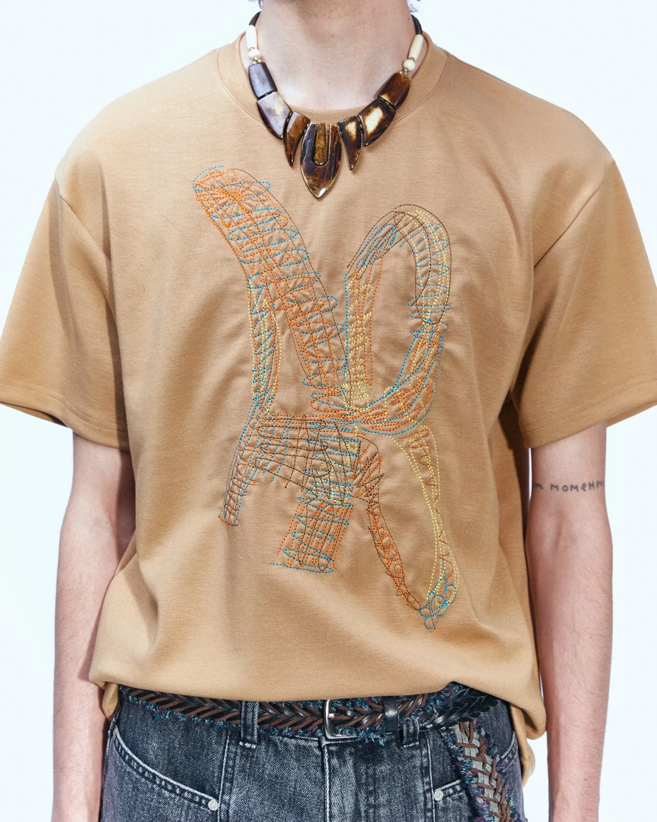 (ESSENTIAL) UNISEX NEW AB LOGO EMBROIDERY T-SHIRTS atb903u(BEIGE) sold by Andersson Bell product image thumbnail 5