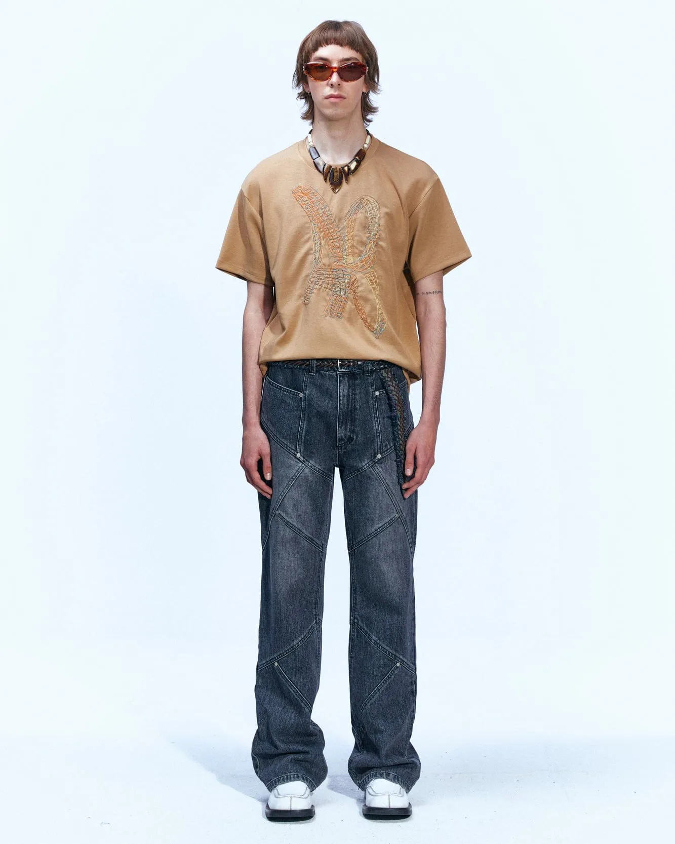 (ESSENTIAL) UNISEX NEW AB LOGO EMBROIDERY T-SHIRTS atb903u(BEIGE) sold by Andersson Bell product image thumbnail 4