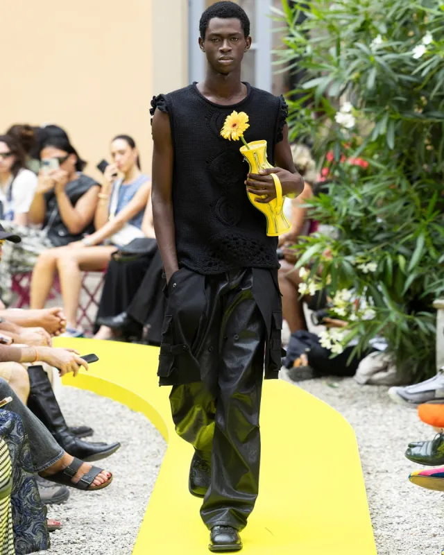 MARLEN FLOWER CREW-NECK VEST atb1061m(BLACK) sold by Andersson Bell