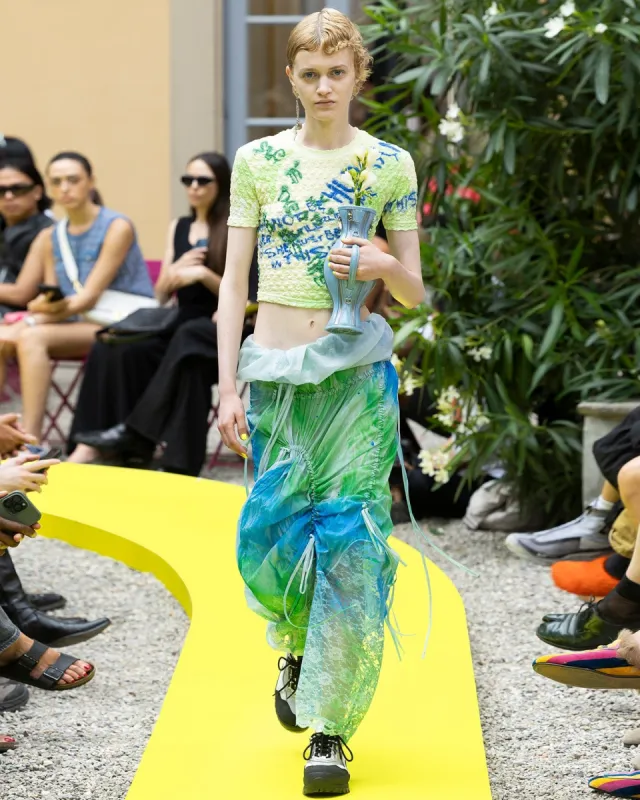 (ESSENTIAL)(WOMEN) JENNY SPRAYED LETTERING T-SHIRT atb1117w(LEMON) sold by Andersson Bell