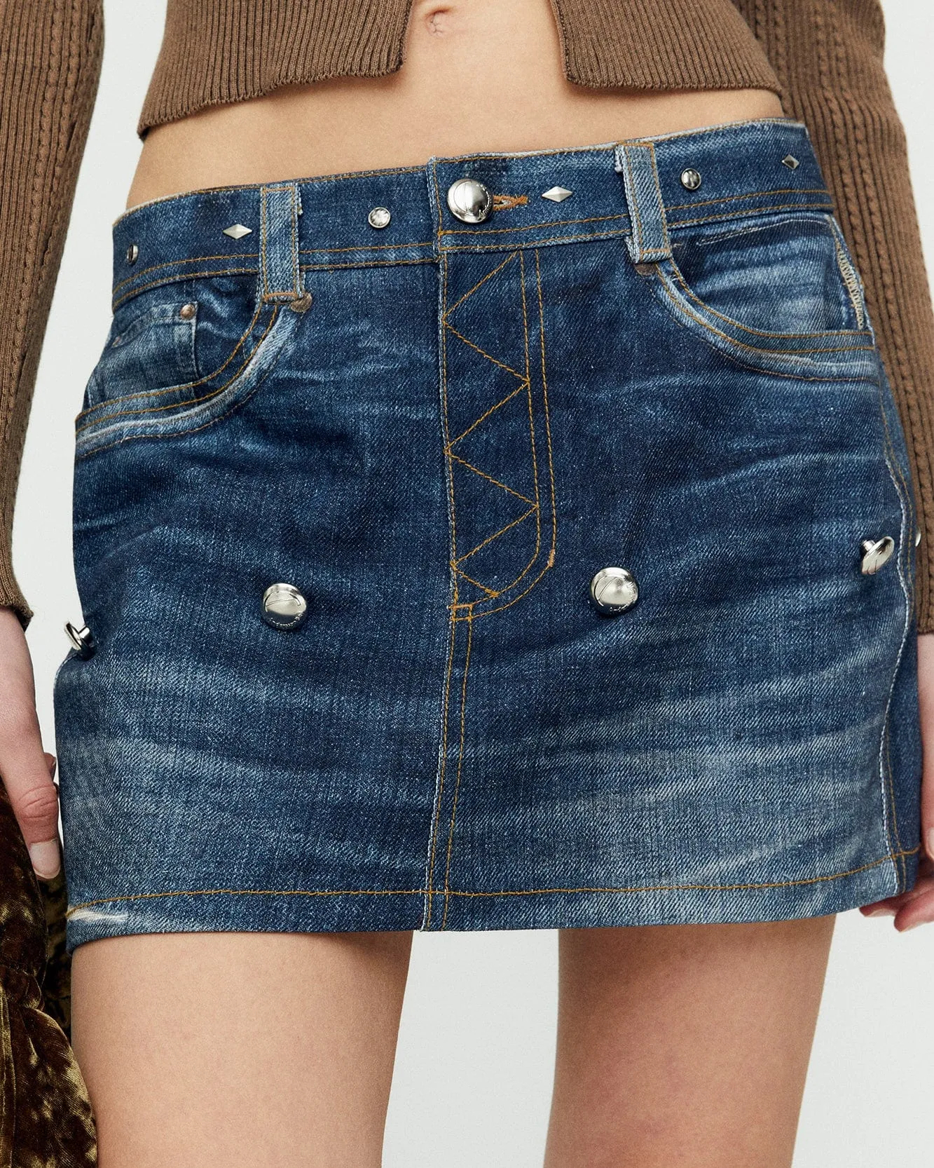 DENIM TROMPE L`OEIL PLEATS LONG SKIRT apa766w(BLUE) sold by Andersson Bell product image thumbnail 5