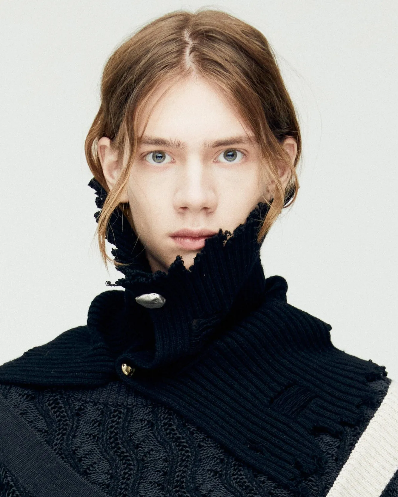 UNISEX ROGHEN WOOL NECK WARMER aaa421u(BLACK) sold by Andersson Bell product image thumbnail 4