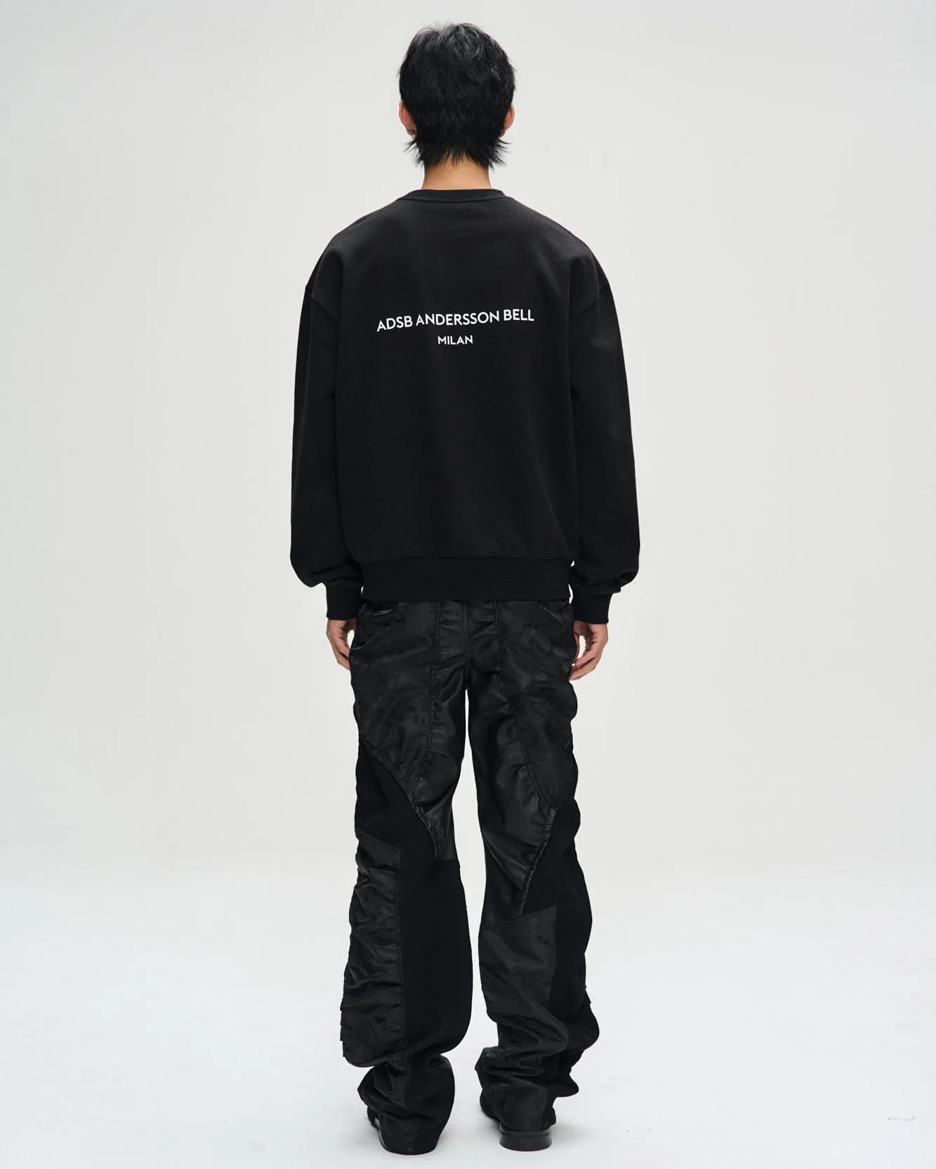 UNISEX STOOL PATCH LOGO SWEATSHIRTS atb1272u(BLACK) sold by Andersson Bell product image thumbnail 5