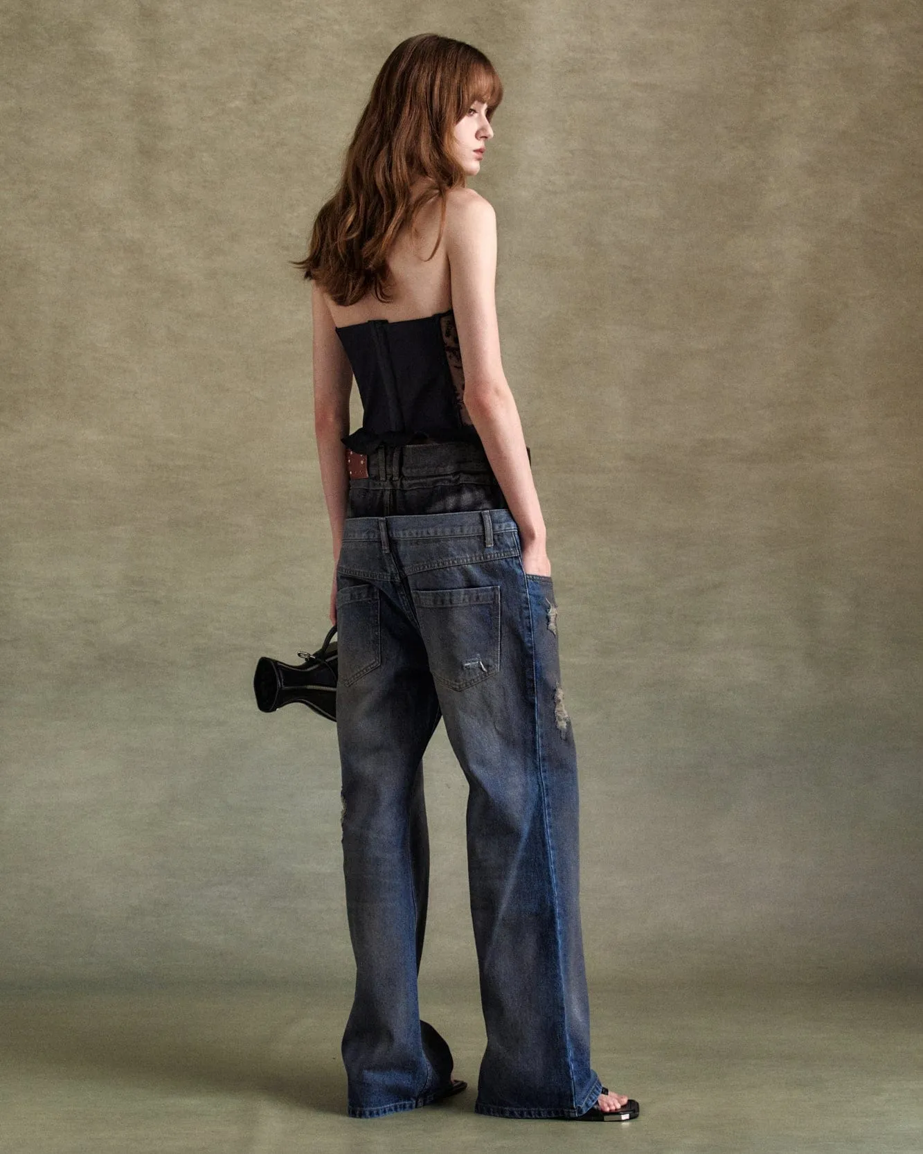 DUSTY SPRAY DOUBLE WAIST JEANS apa831w(BLUE BLACK) sold by Andersson Bell product image thumbnail 4