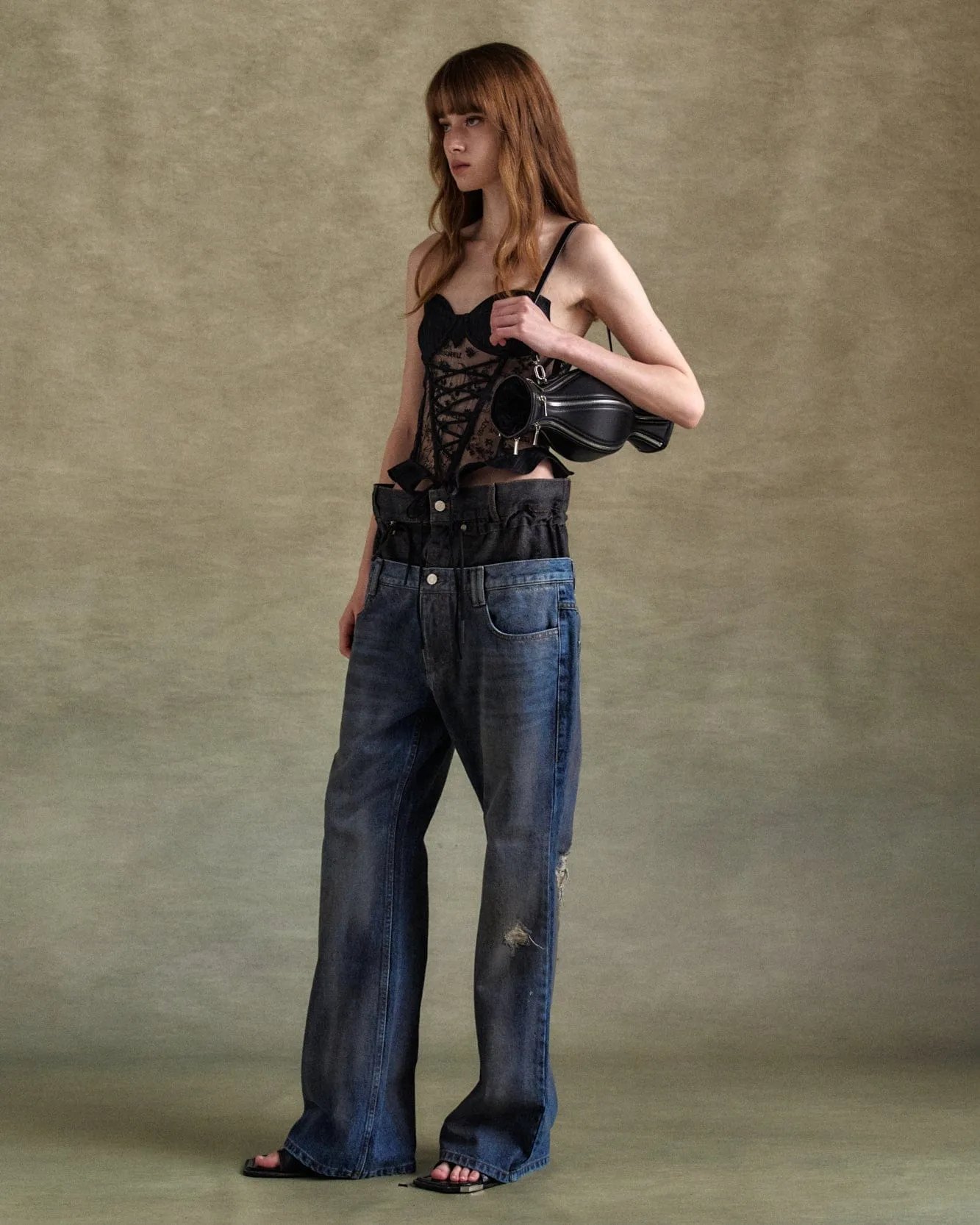 DUSTY SPRAY DOUBLE WAIST JEANS apa831w(BLUE BLACK) sold by Andersson Bell product image thumbnail 5