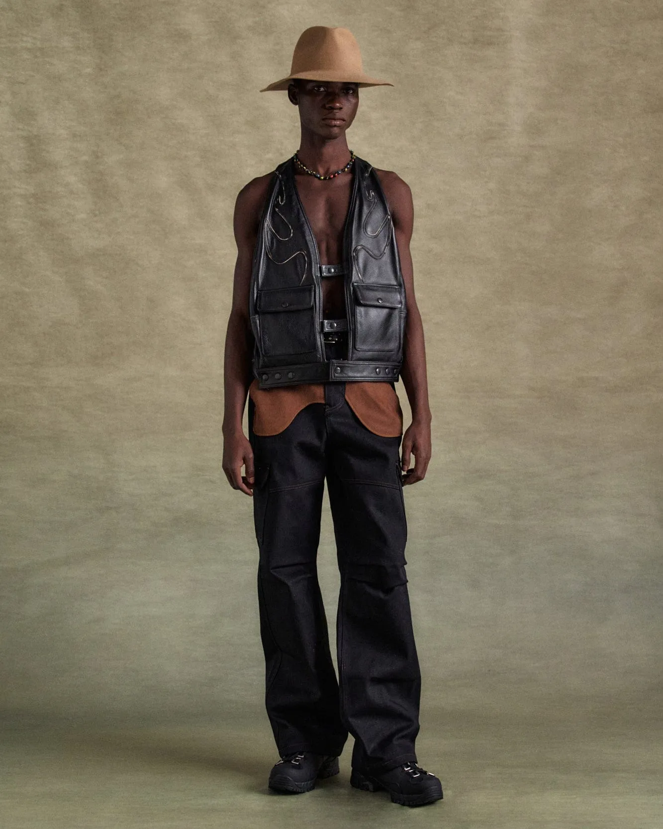 INSIDE OUT CARGO PANTS apa785m(BLACK) sold by Andersson Bell