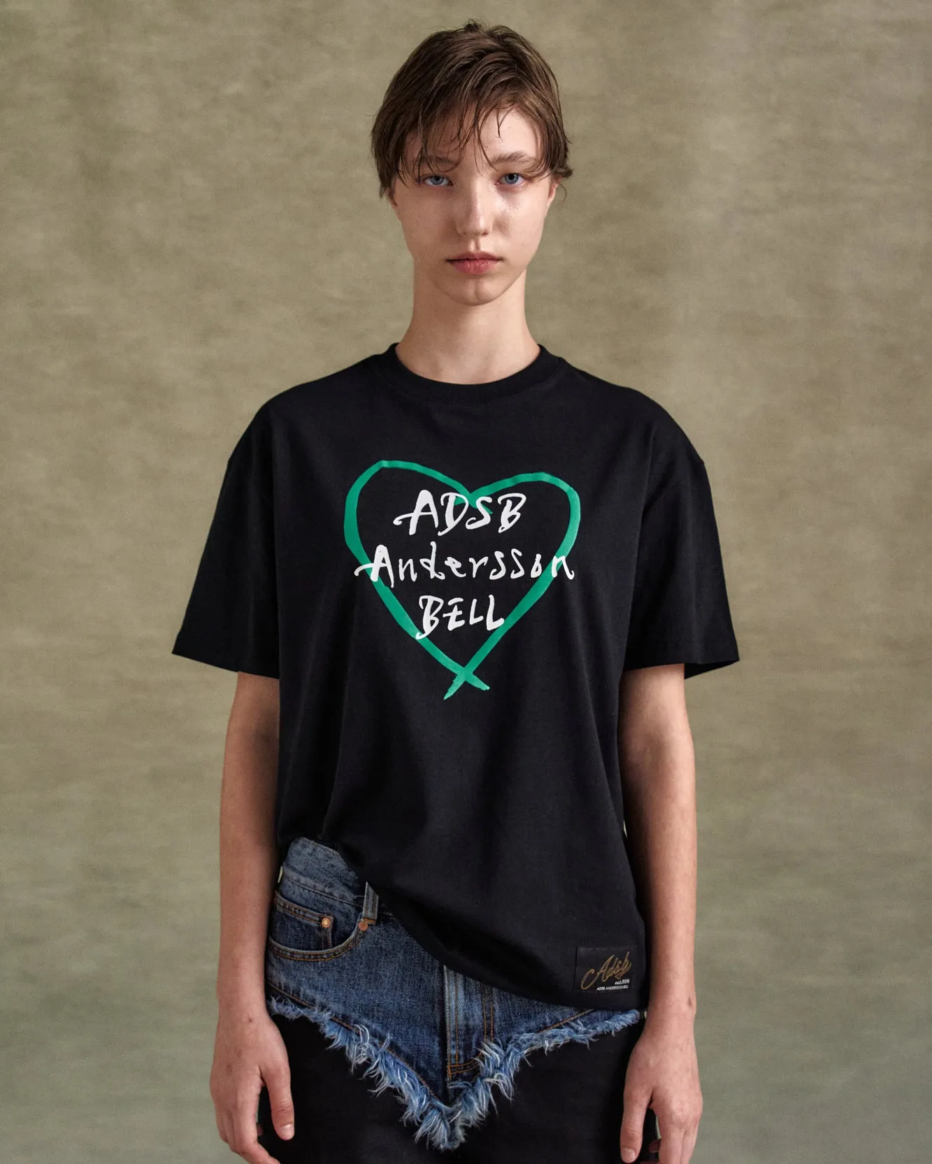 UNISEX HEART KELLY LOGO T-SHIRTS atb1290u(BLACK) sold by Andersson Bell