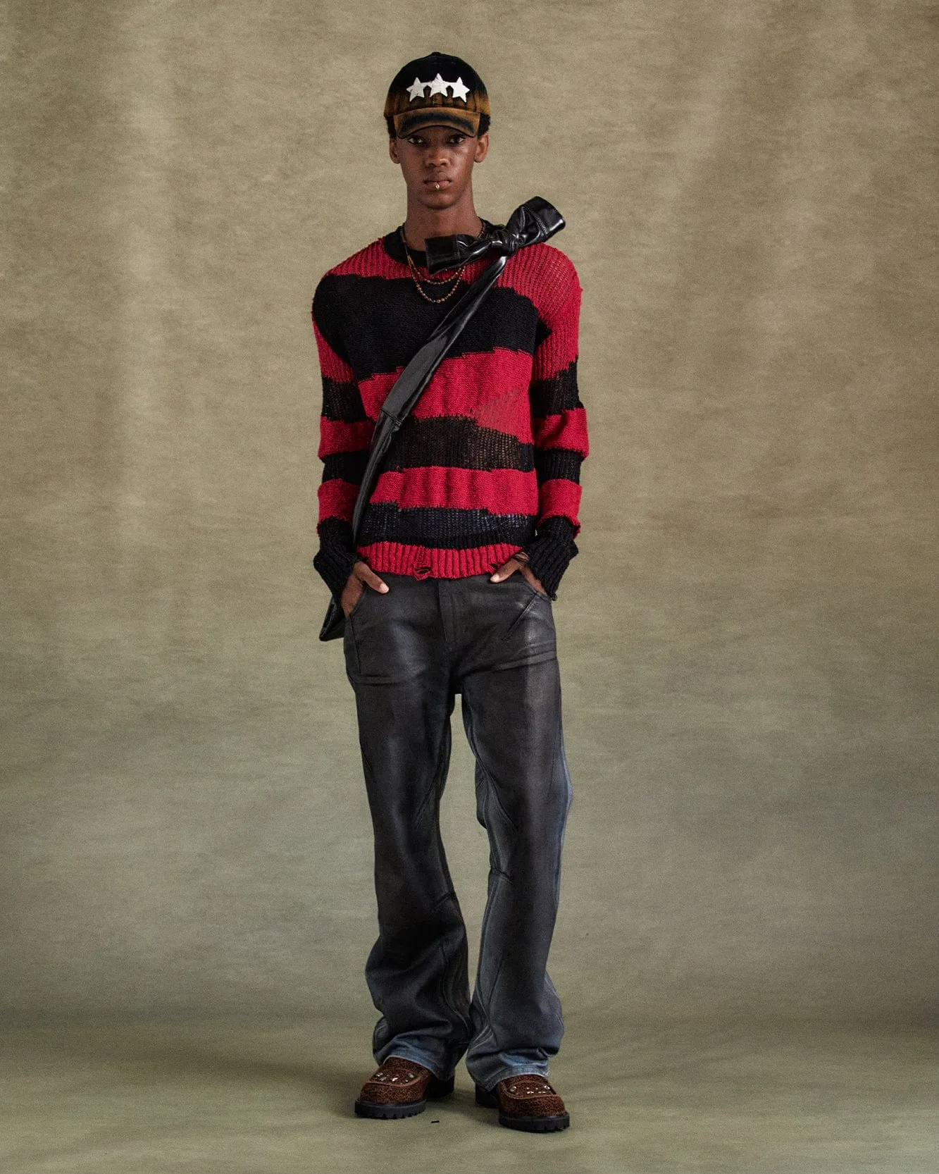 UNISEX STAR PATCH CAP aaa469u(BLACK) sold by Andersson Bell product image thumbnail 5