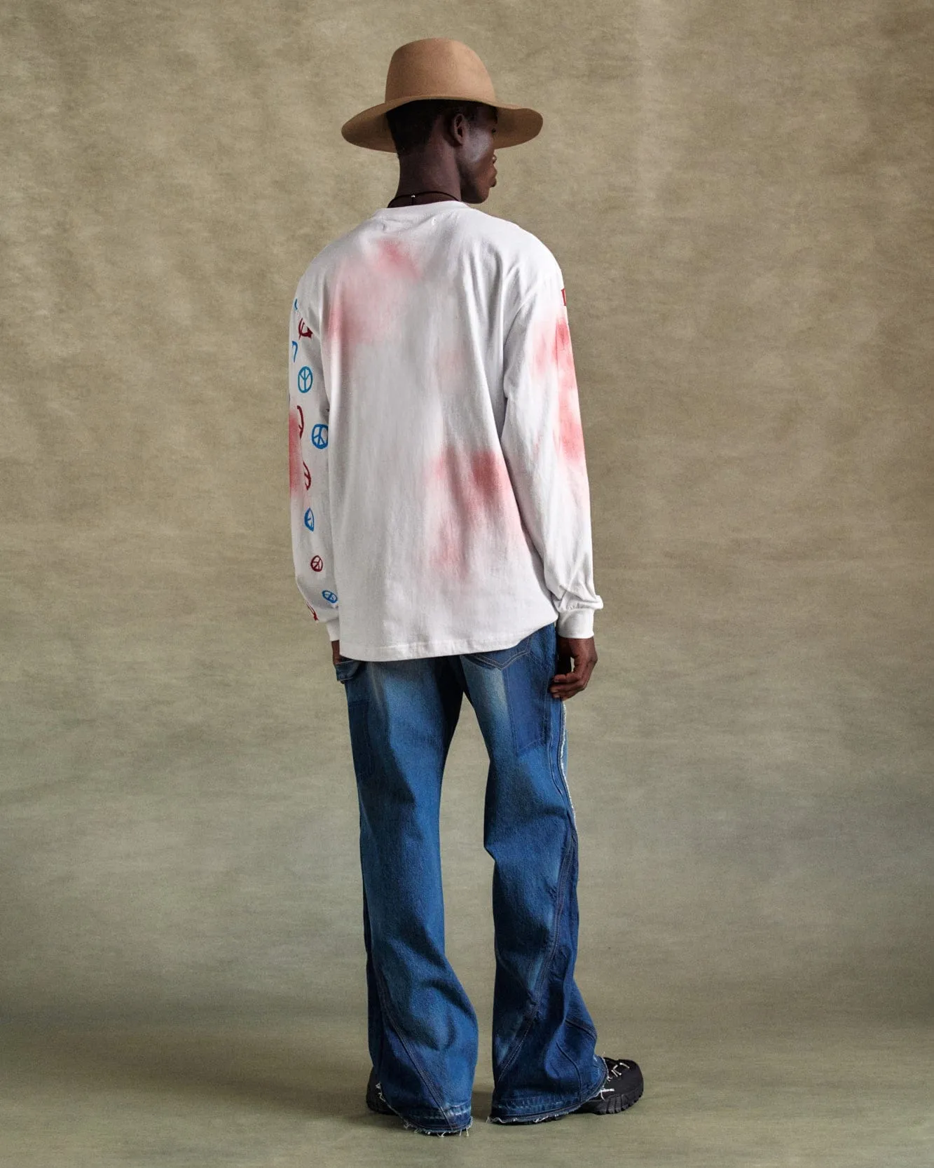 UNISEX LOVE L/S T-SHIRTS atb1254u(WHITE) sold by Andersson Bell product image thumbnail 5