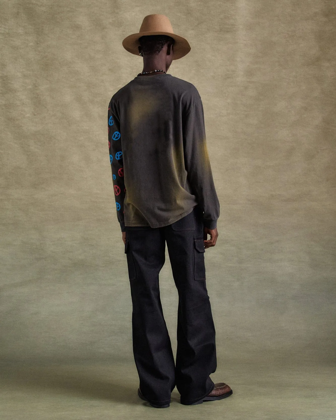 UNISEX LOVE L/S T-SHIRTS atb1254u(CHARACOAL) sold by Andersson Bell product image thumbnail 5