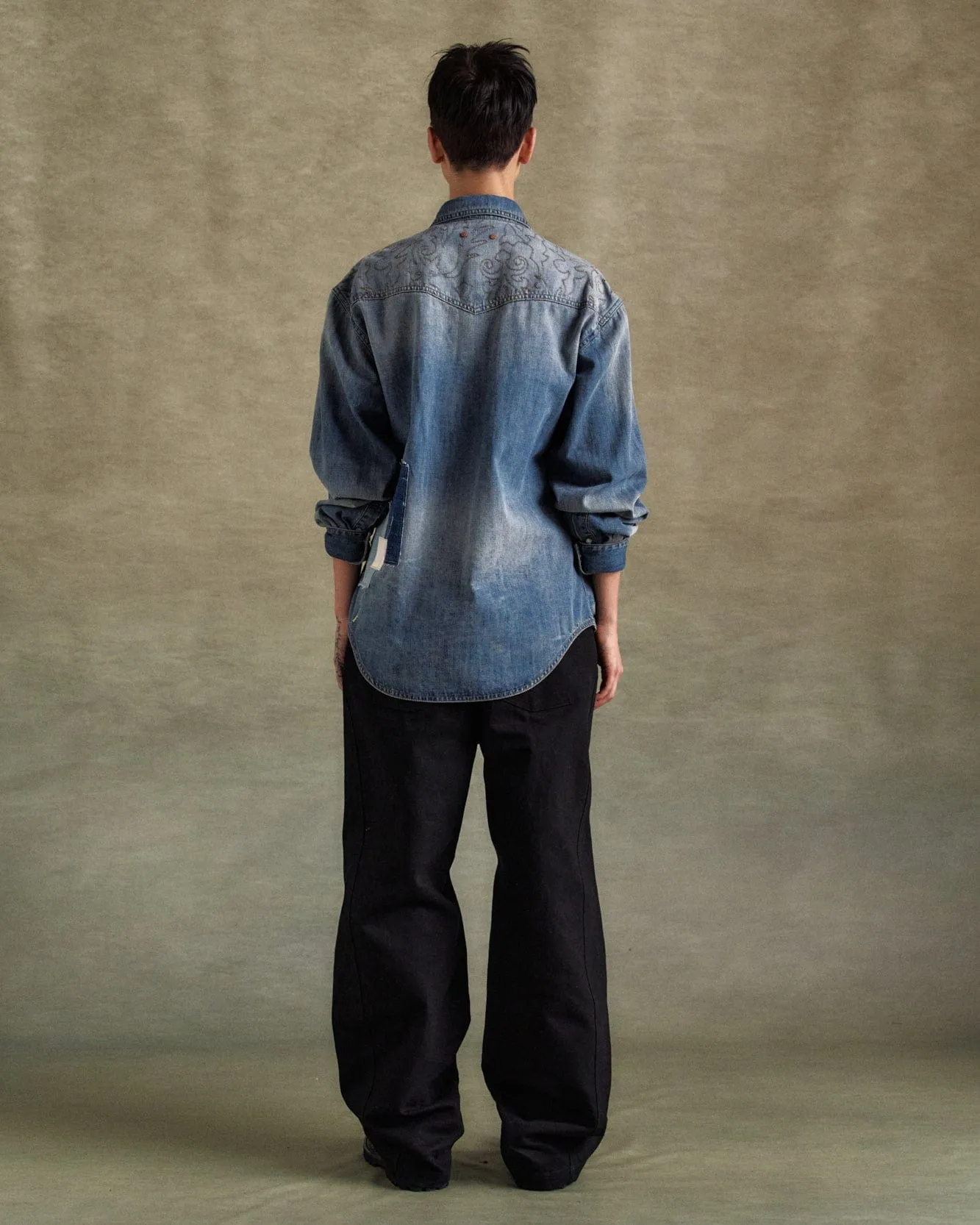 EMBROIDERY PATCHWORK DENIM SHIRTS atb1273m(BLUE) sold by Andersson Bell product image thumbnail 5