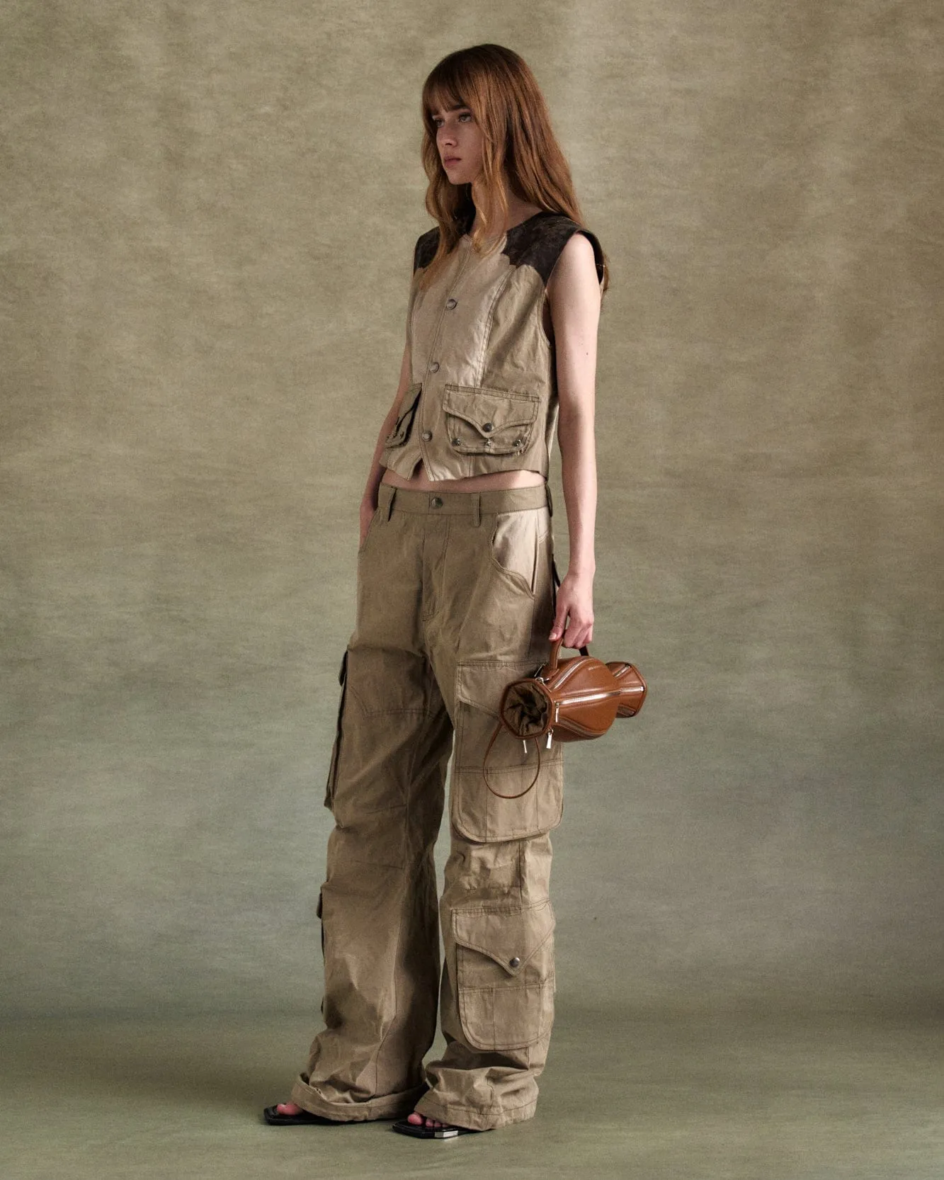 WAXED UTILITY POCKET CARGO PANTS apa822w(BEIGE) sold by Andersson Bell product image thumbnail 5