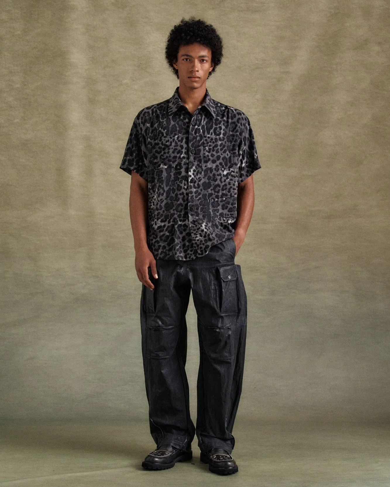 SOLINA COATED CARGO PANTS apa805m(BLACK) sold by Andersson Bell product image thumbnail 4