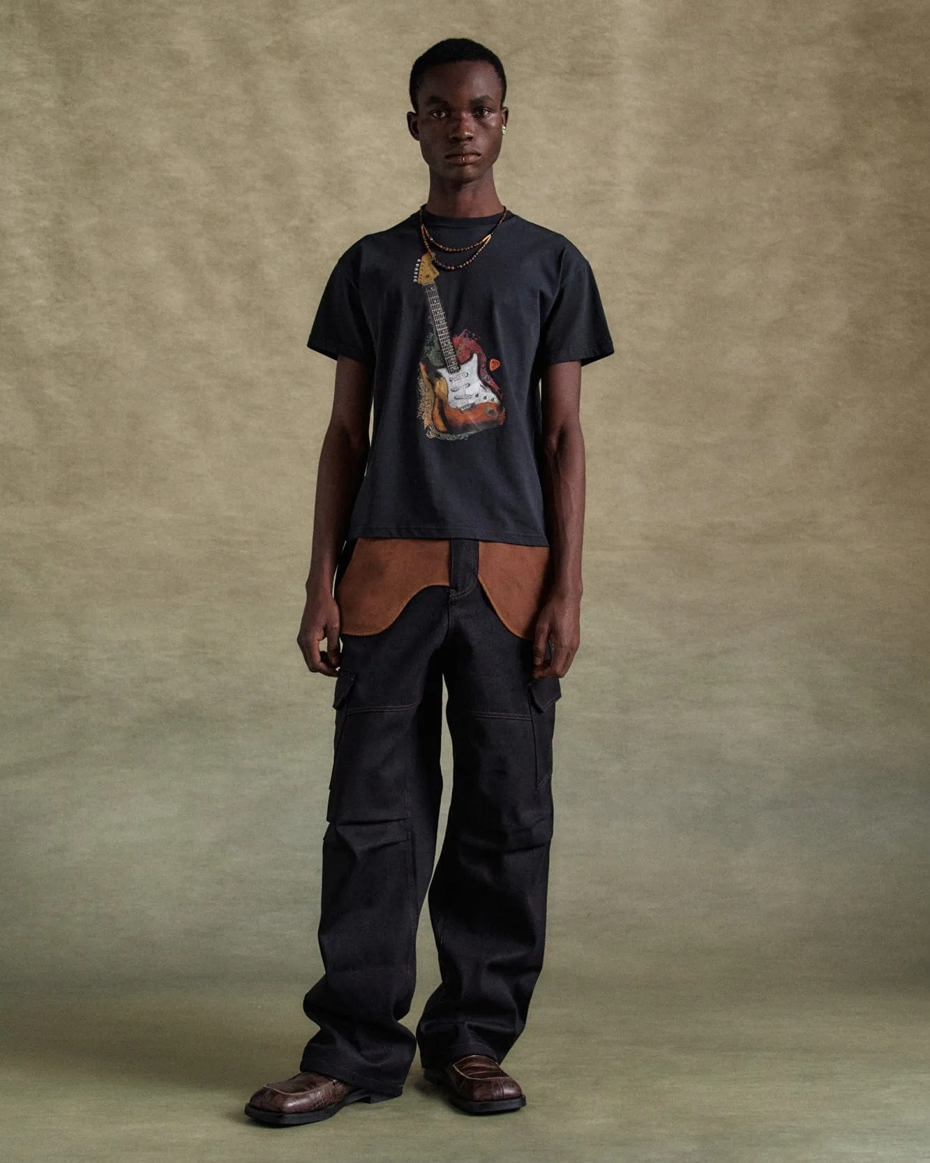 UNISEX GUITAR T-SHIRT atb1250u(BLACK) sold by Andersson Bell product image thumbnail 5