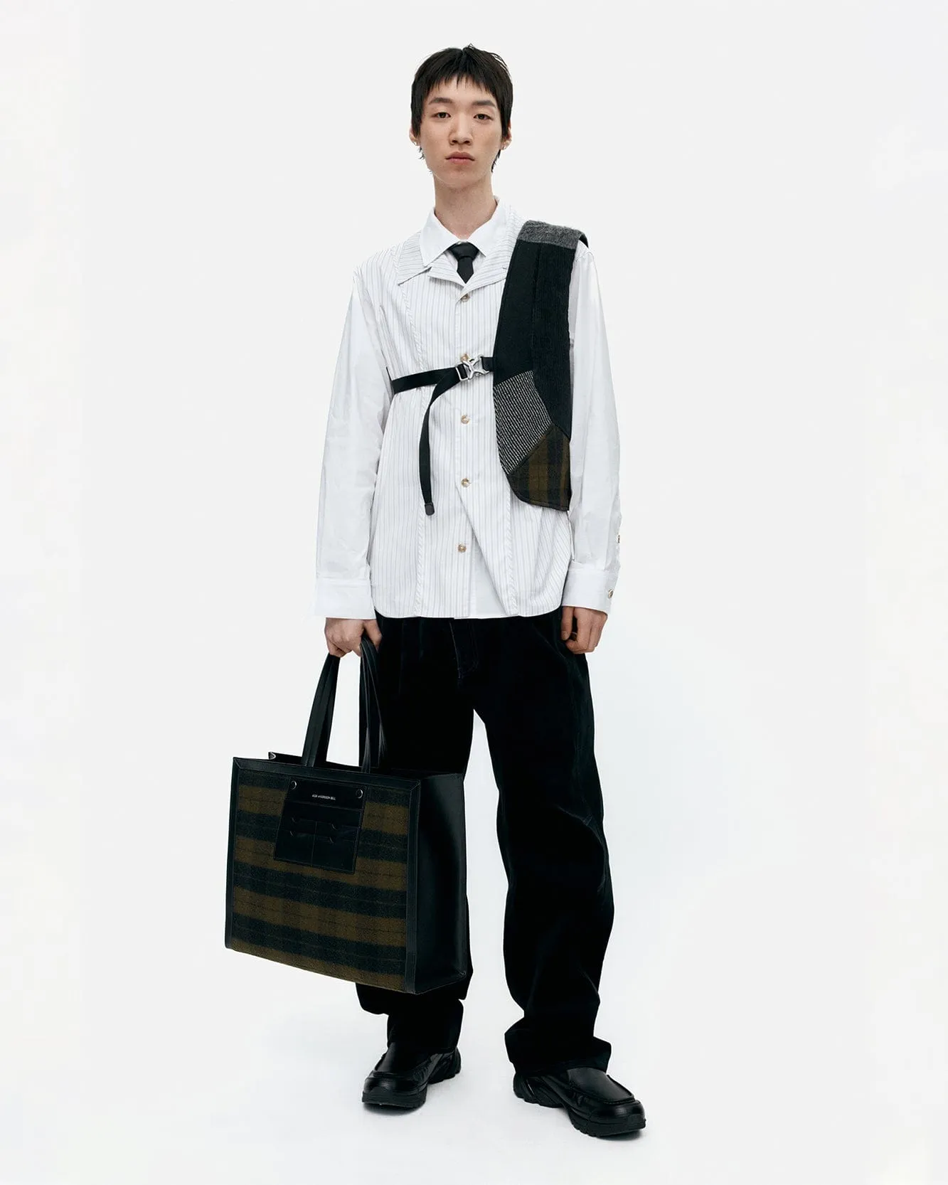 PATCHWORK ONE-ARM VEST awa718m(MULTI) sold by Andersson Bell product image thumbnail 5
