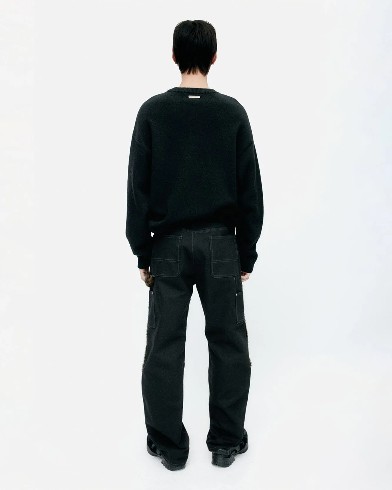 UNISEX CASHMERE ROSE CREW-NECK SWEATER atb1372u(BLACK) sold by Andersson Bell product image thumbnail 5