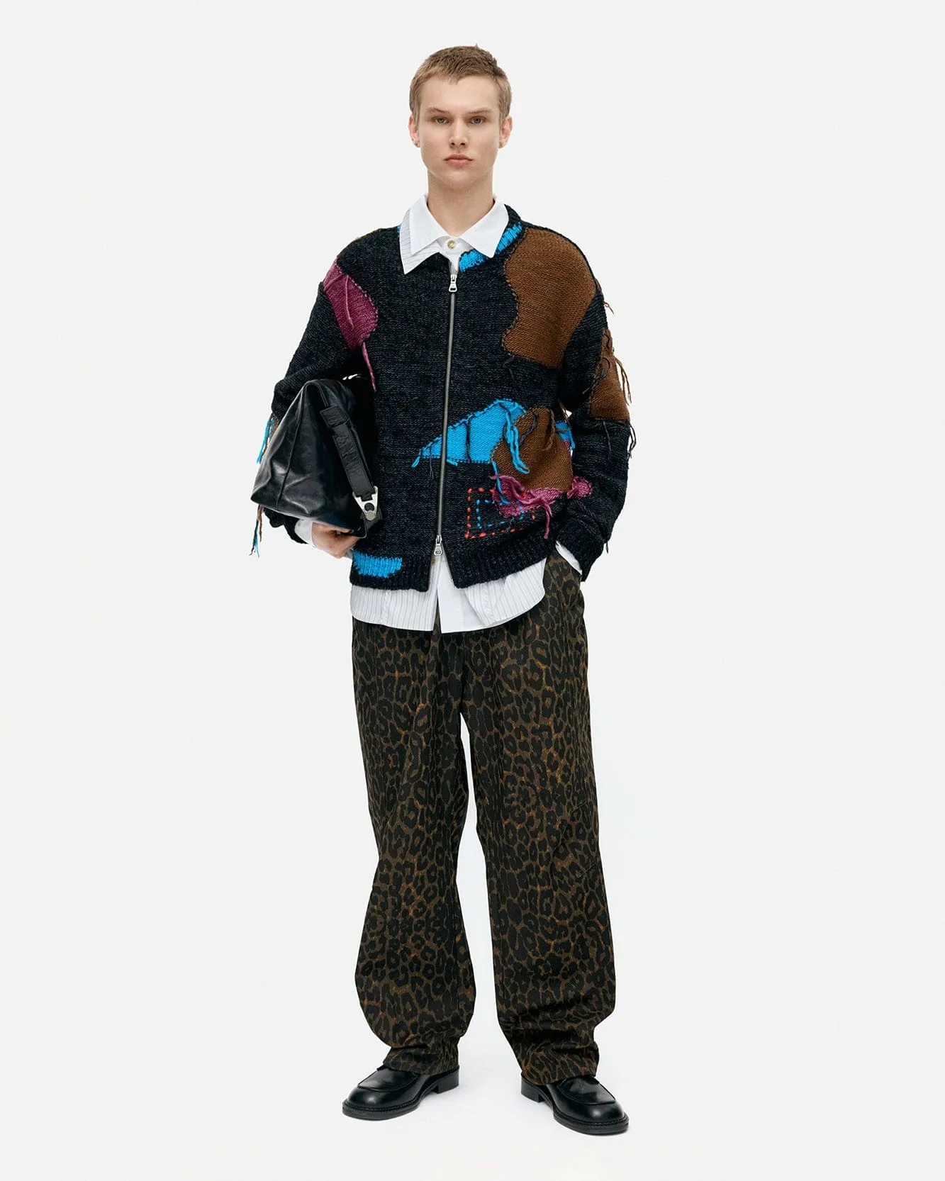 UNISEX INTARISA ZIP-UP CREWNECK SWEATER atb1333u(BLACK) sold by Andersson Bell product image thumbnail 5