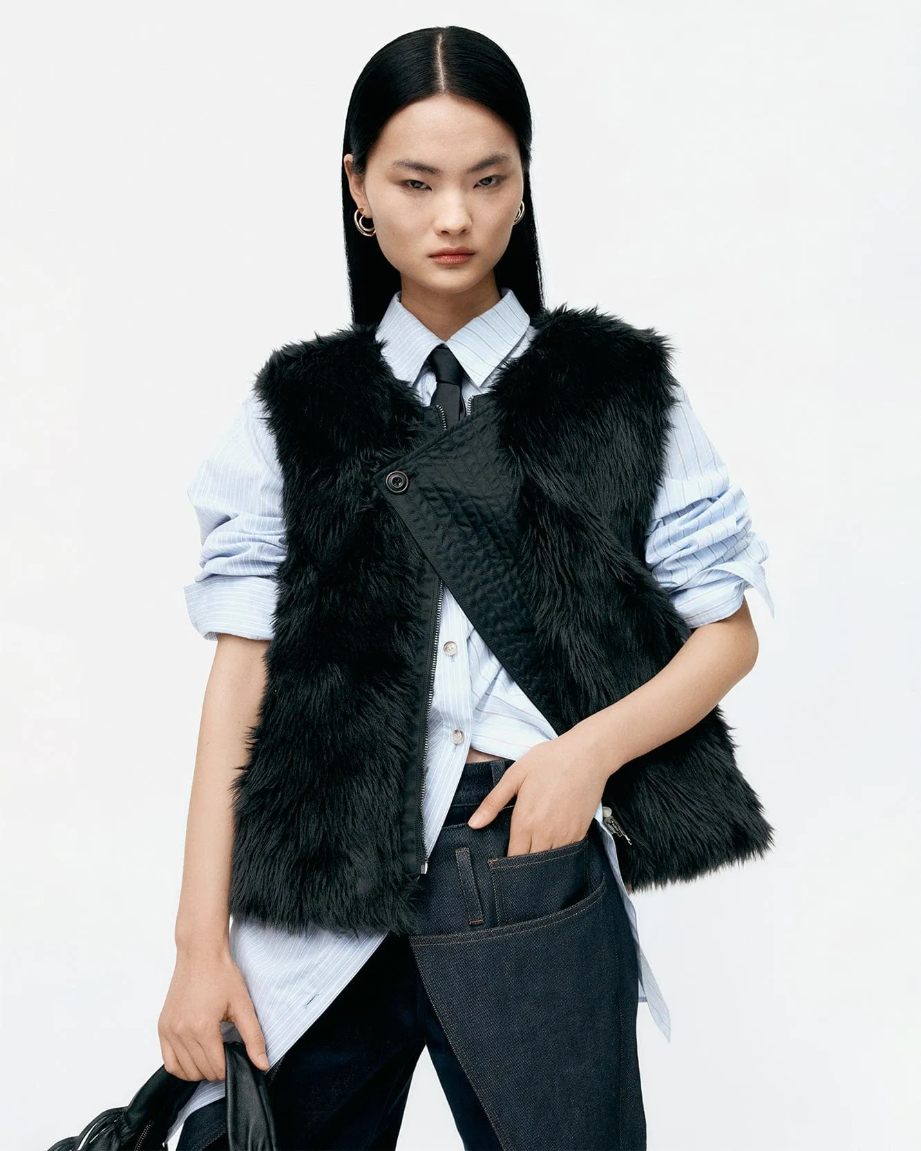 UNISEX CURVED PLACKET REVERSIBLE FAUX-FUR VEST awa723u(BLACK) sold by Andersson Bell