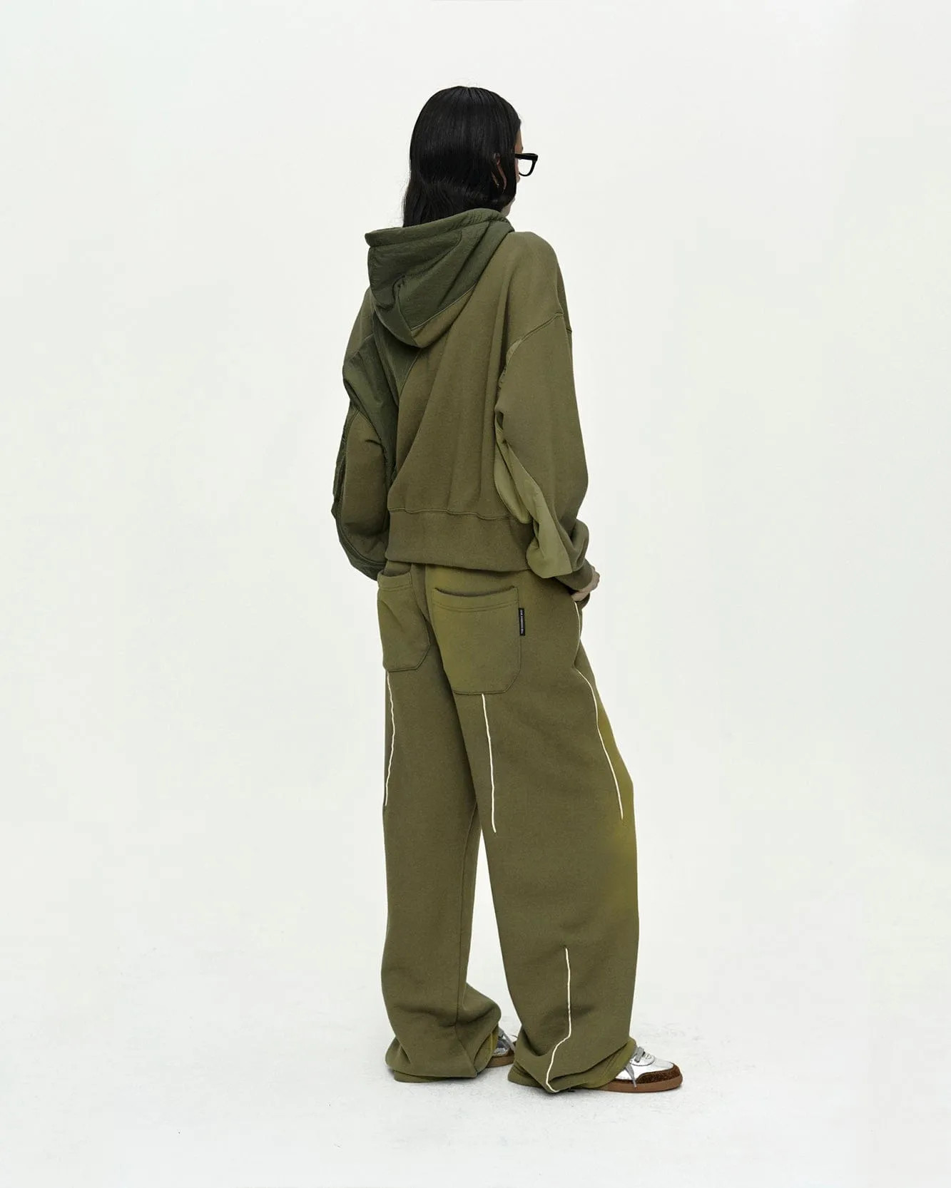 UNISEX PIPING LINE DYED SWEAT PANTS apa875u(KHAKI) sold by Andersson Bell product image thumbnail 5