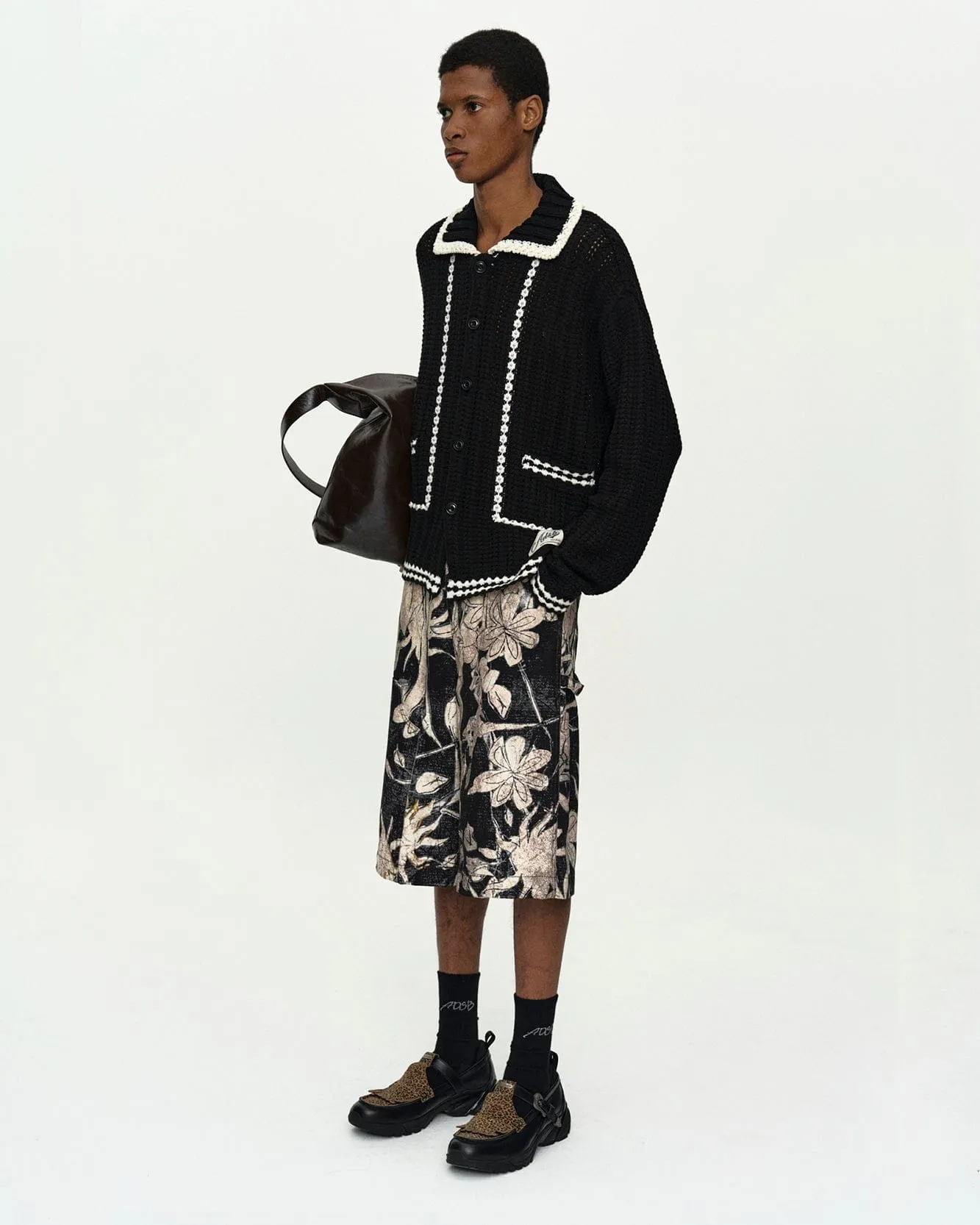 UNISEX NEW FANTASIA COLLAR CARDIGAN atb1414u(BLACK) sold by Andersson Bell product image thumbnail 4