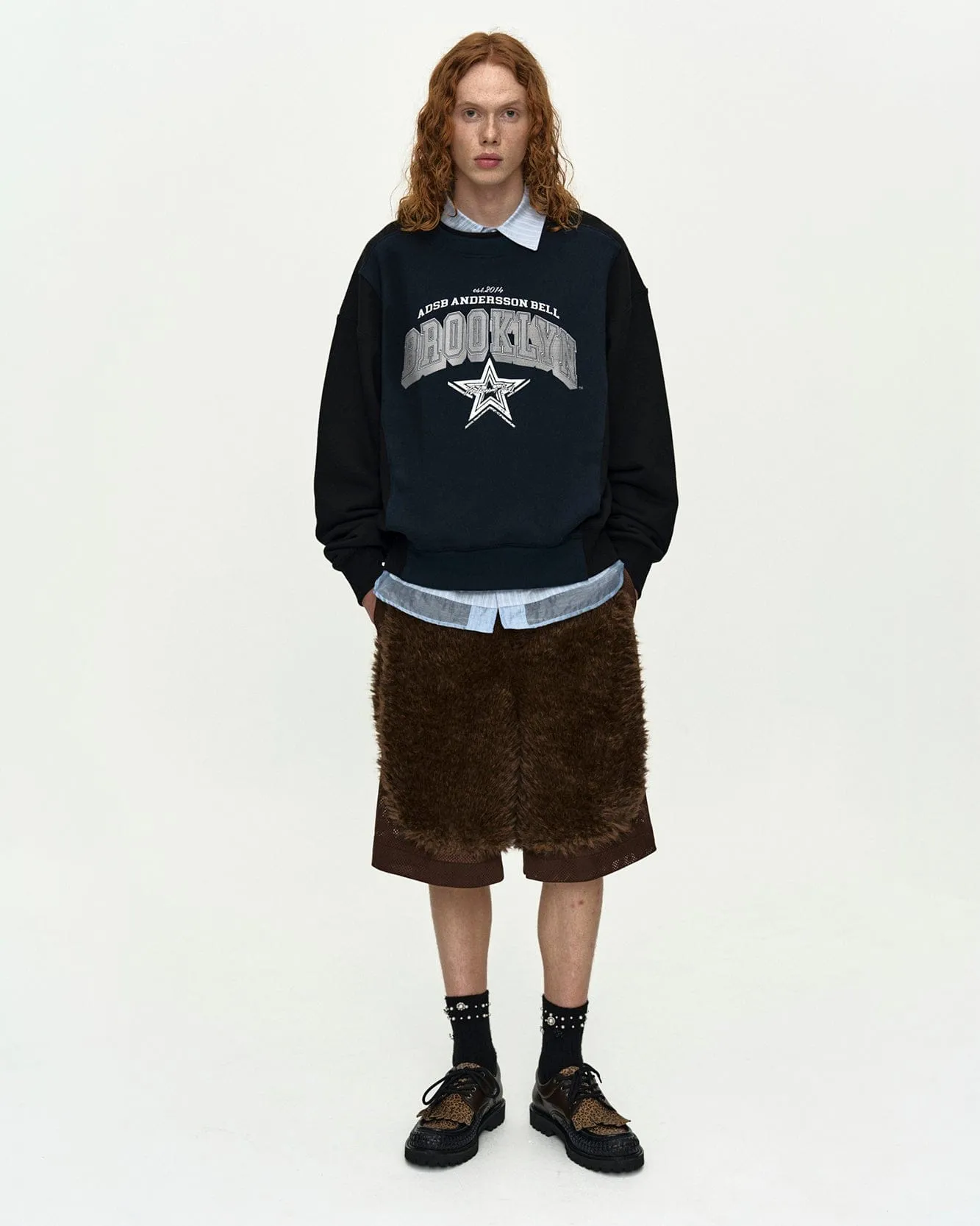 UNISEX ARCH LOGO LAYERED SWEATSHIRT atb1426u(BLACK/NAVY) sold by Andersson Bell product image thumbnail 4