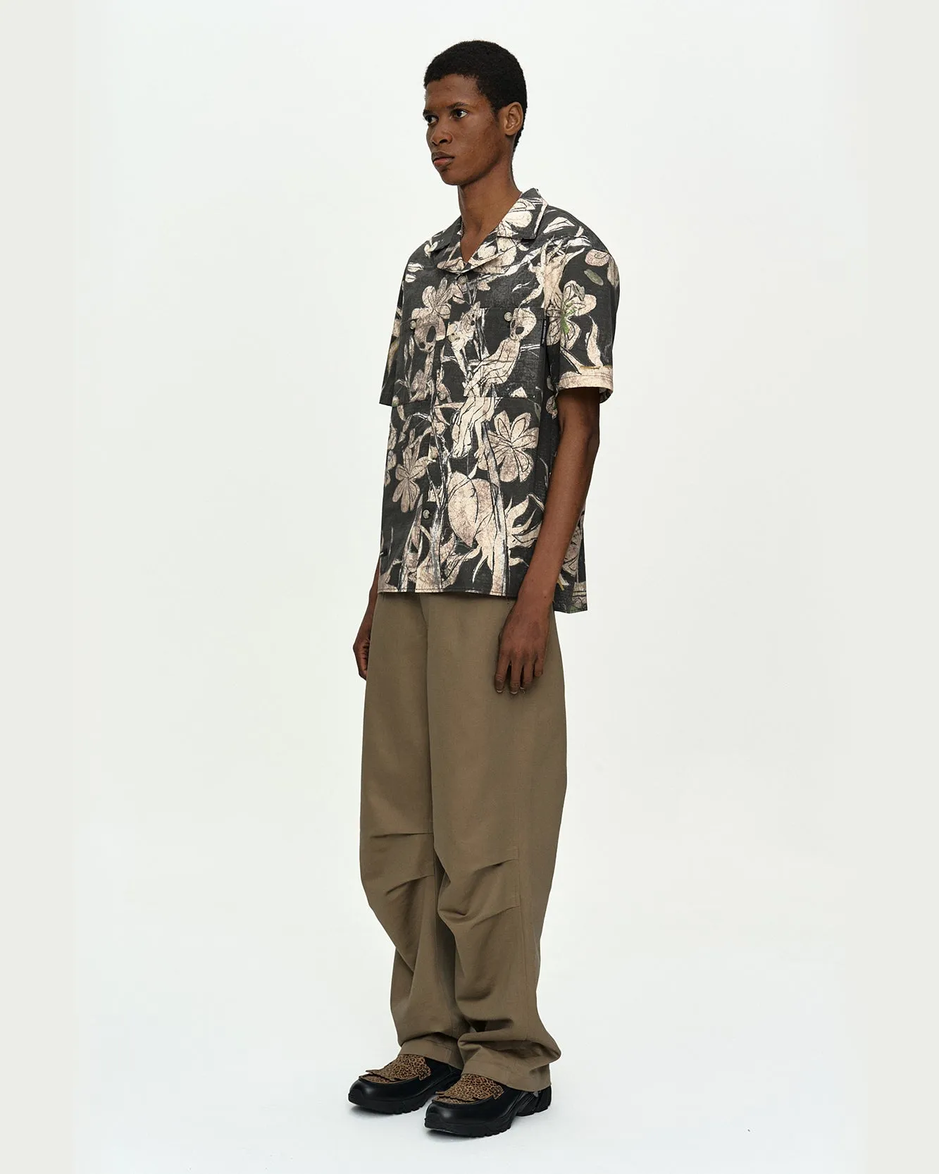 FLOWER PRINTED OPEN COLLAR SHIRT atb1529m(BLACK/BEIGE) sold by Andersson Bell product image thumbnail 5