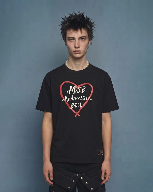 [6/29 Scheduled Delivery] UNISEX HEART KELLY LOGO T-SHIRT atb1682u(BLACK/RED) made by Andersson Bell