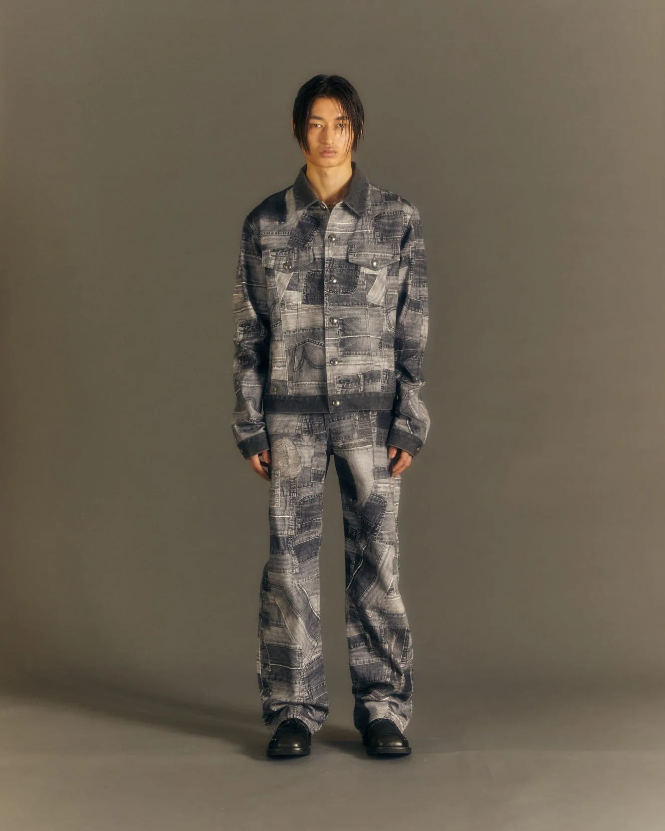 BRNO PATCHWORK PRINTED WIDE JEANS apa683m(BLACK) sold by Andersson Bell product image thumbnail 4