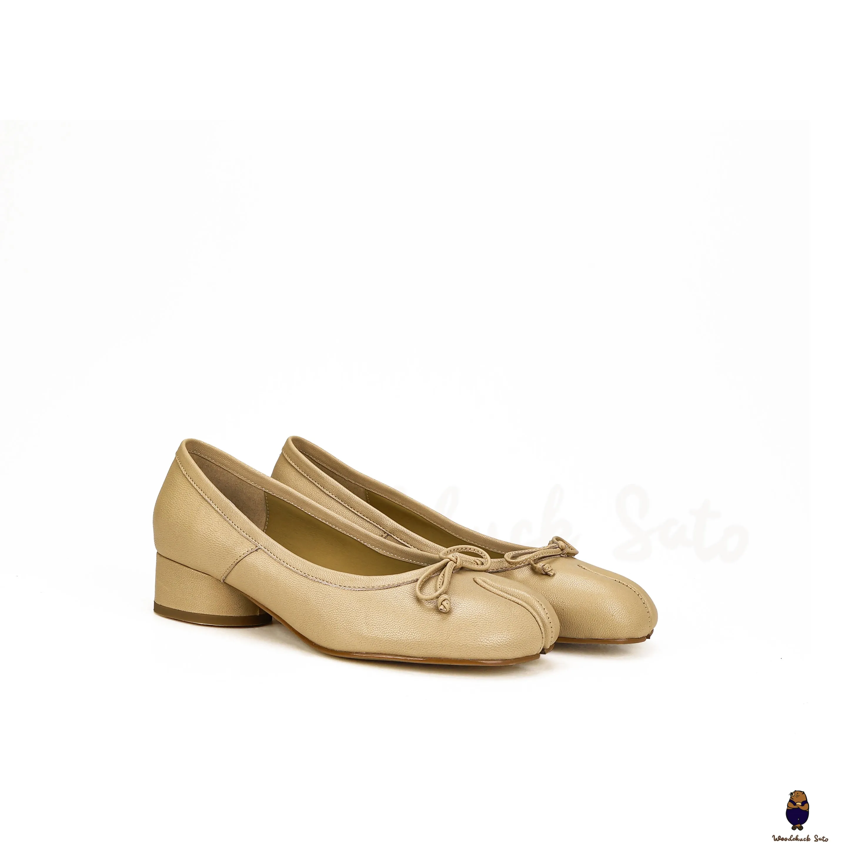 WoodchuckSato Beige Sheep Leather Tabi 3 cm Heel Pumps with Bow sold by WoodChuckSato