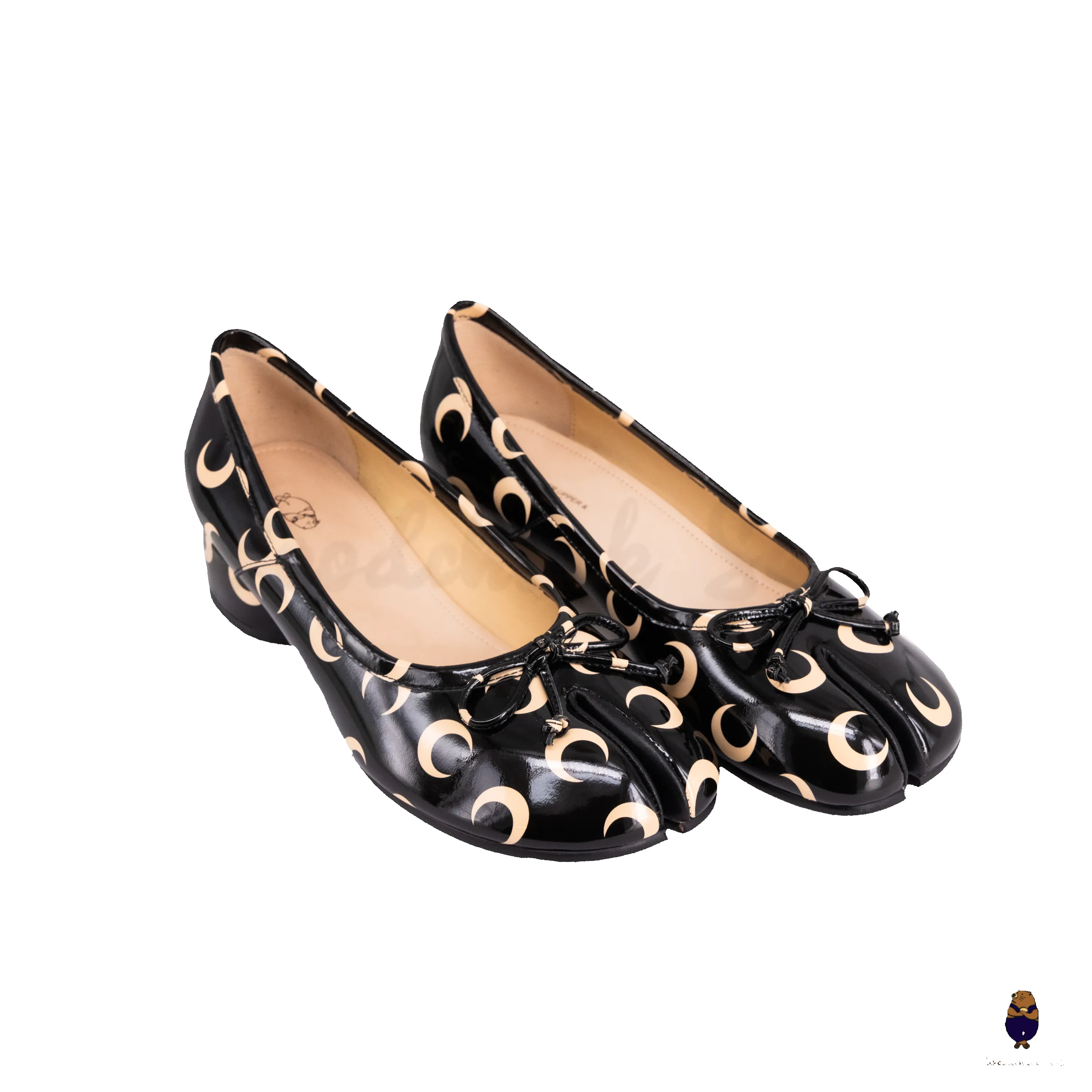 WoodchuckSato Black Patent Cow Leather Tabi 3 cm Heel Pumps with Beige Crescent Pattern & Bow sold by WoodChuckSato product image thumbnail 5
