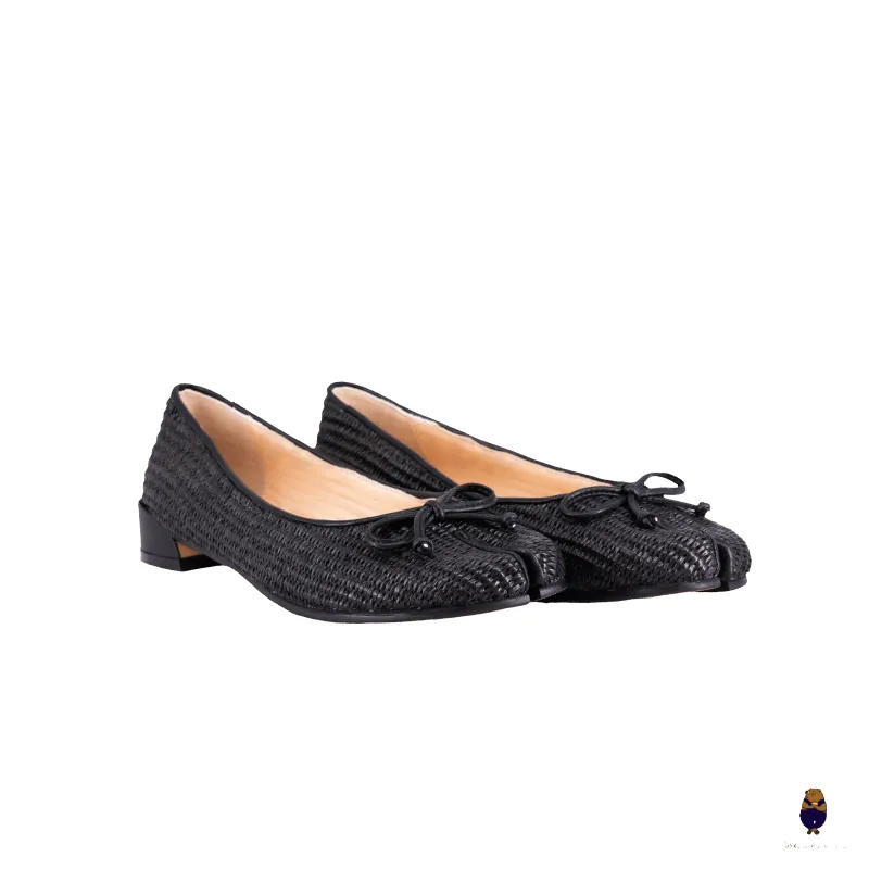 WoodchuckSato Black PP Straw Woven Tabi Flats with Bow sold by WoodChuckSato