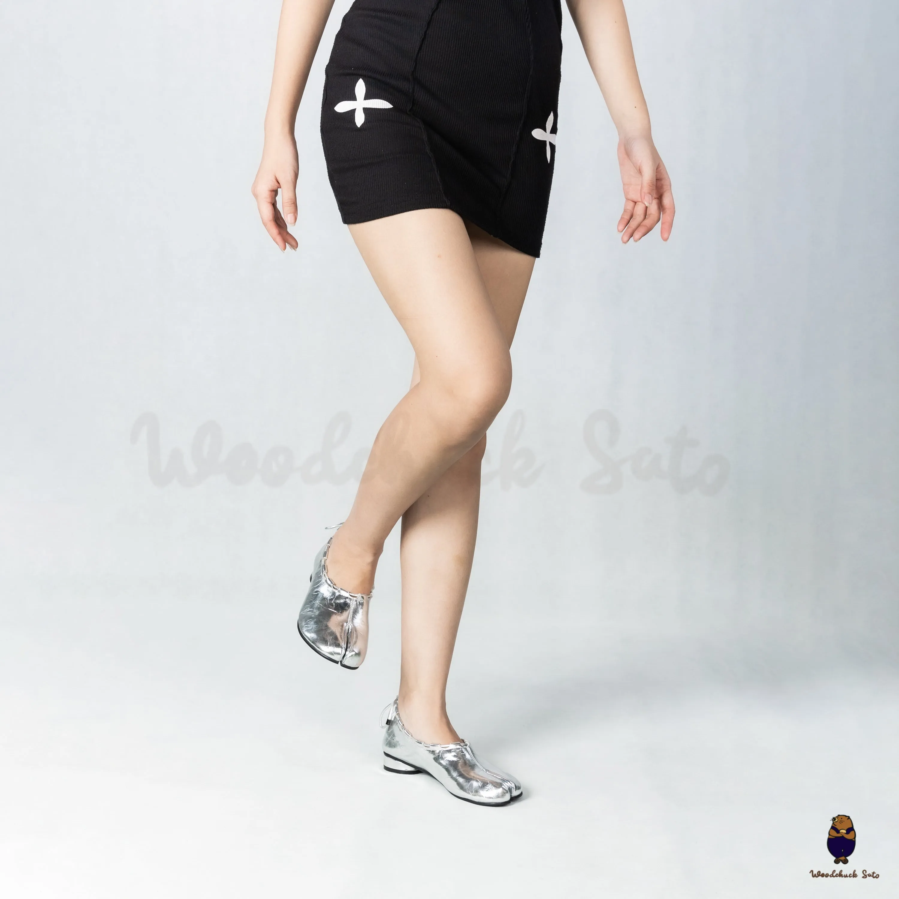 WoodchuckSato Silver Leather Tabi Heeled Flats with Black Rope Trim Sizes sold by WoodChuckSato product image thumbnail 3