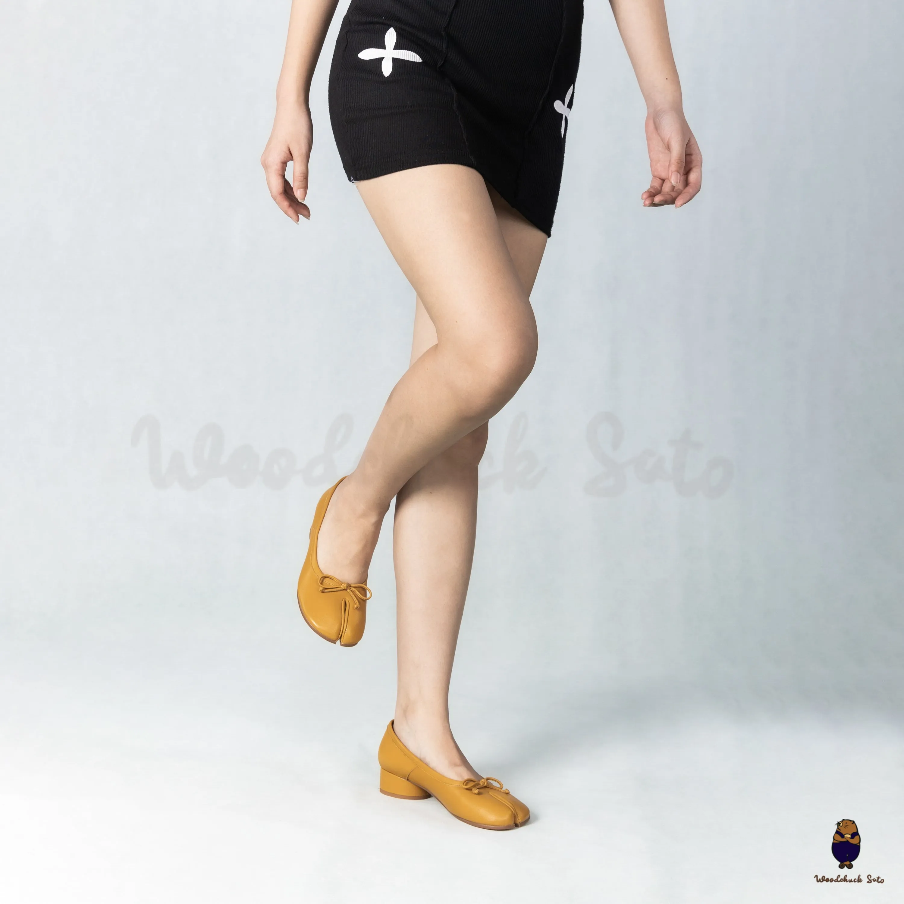 WoodchuckSato Yellow Ochre Sheep Leather Tabi 3 cm Heel Pumps with Bow sold by WoodChuckSato product image thumbnail 3