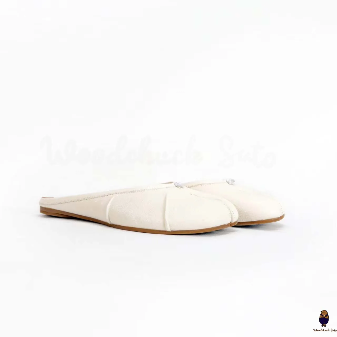 WoodchuckSato White Leather Tabi Mules with Ruched sold by WoodChuckSato