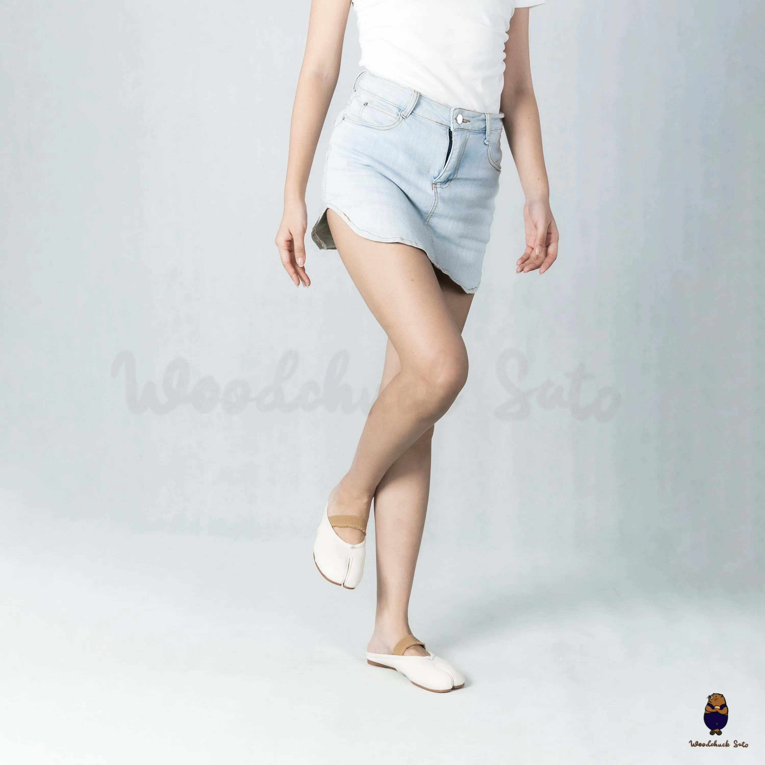 WoodchuckSato White Fold Leather Tabi Mules with Beige Elastic Strap sold by WoodChuckSato product image thumbnail 4