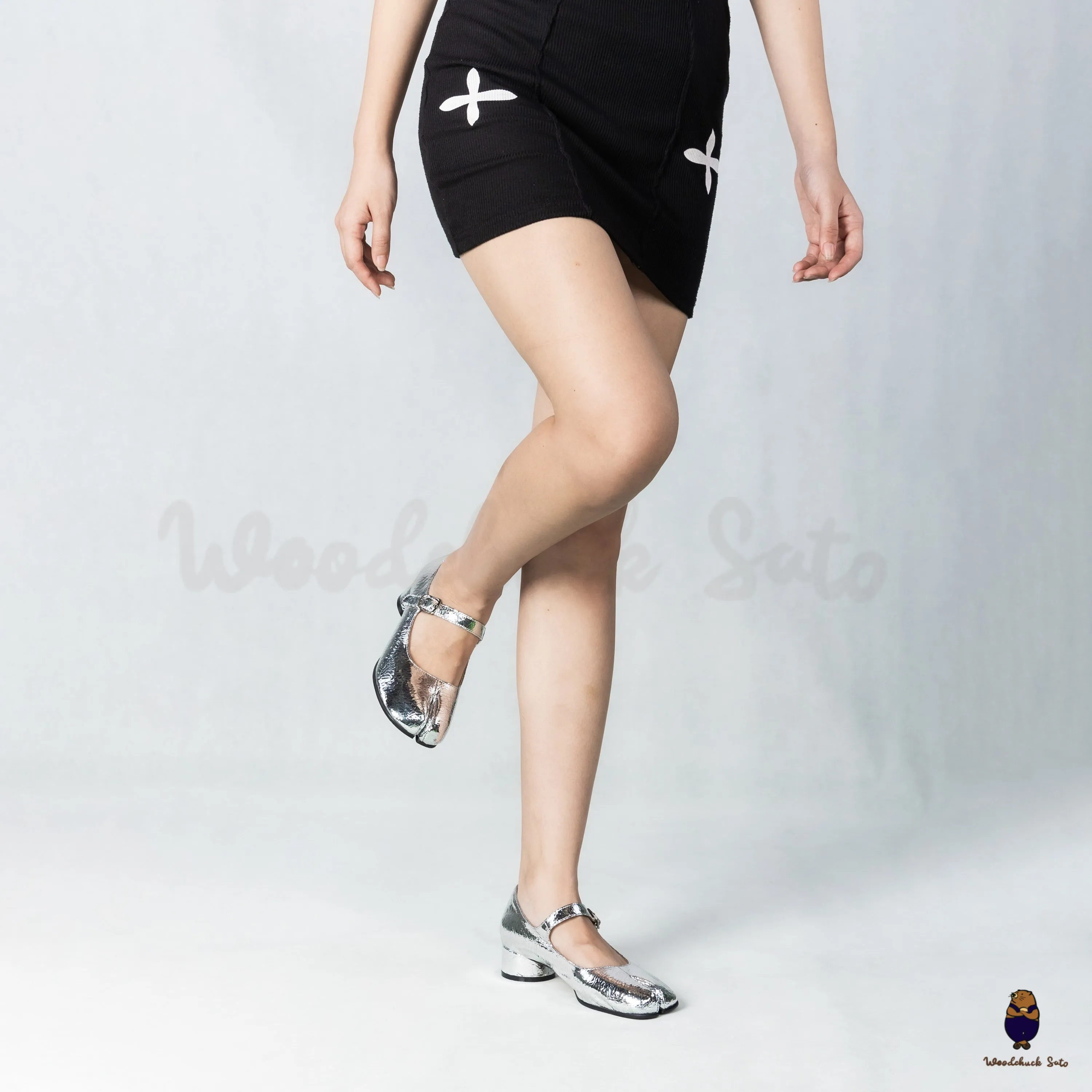 WoodchuckSato Cracked Silver Cow Leather Tabi Mary Jane Heels with Strap sold by WoodChuckSato product image thumbnail 4