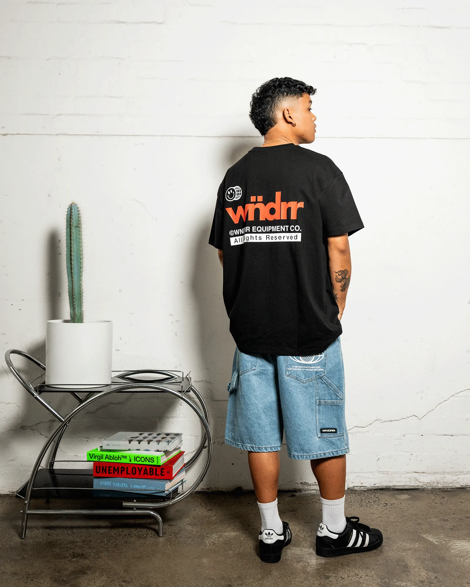 FRONTLINE BOX FIT TEE - BLACK sold by WNDRR product image thumbnail 2