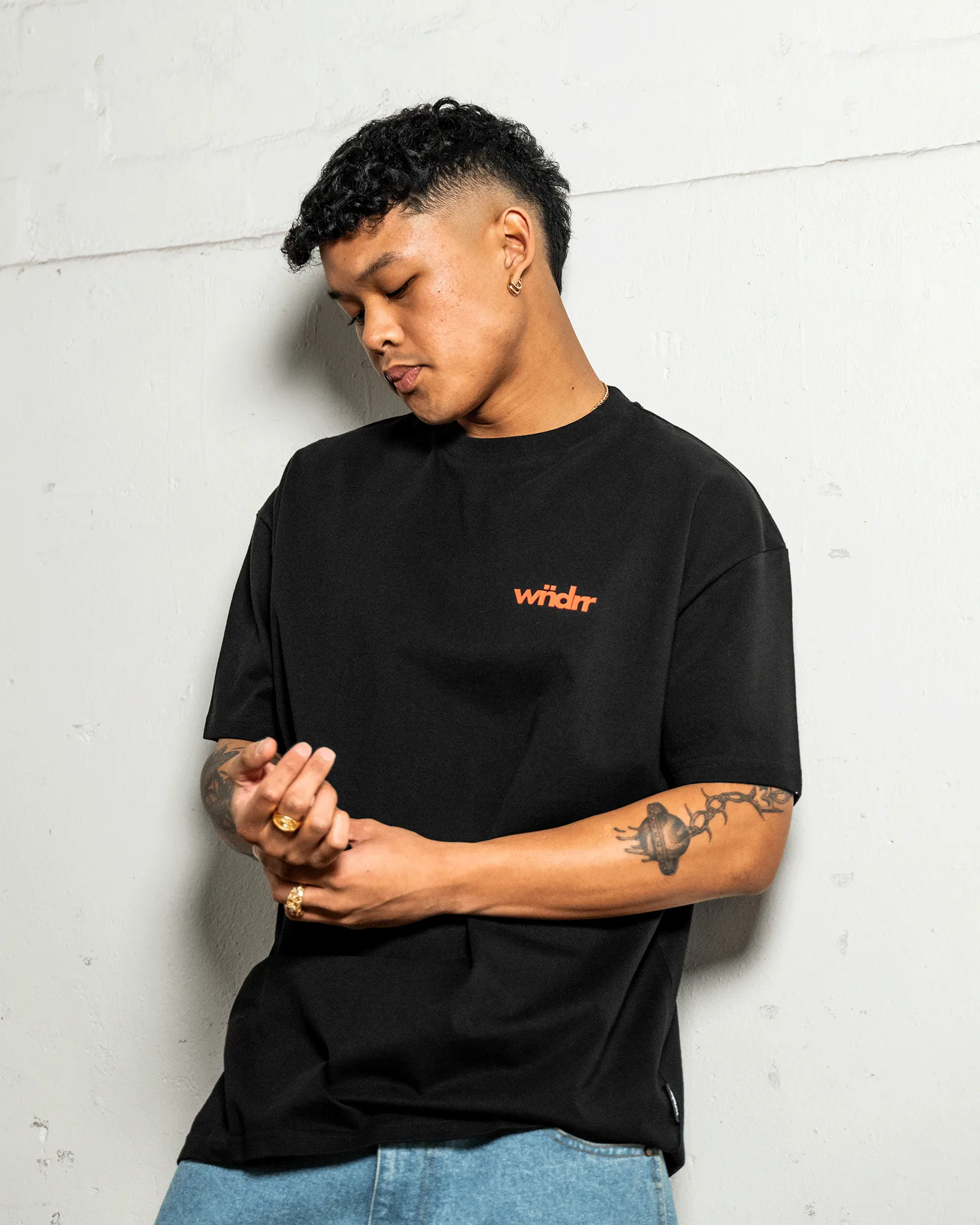 FRONTLINE BOX FIT TEE - BLACK sold by WNDRR product image thumbnail 4