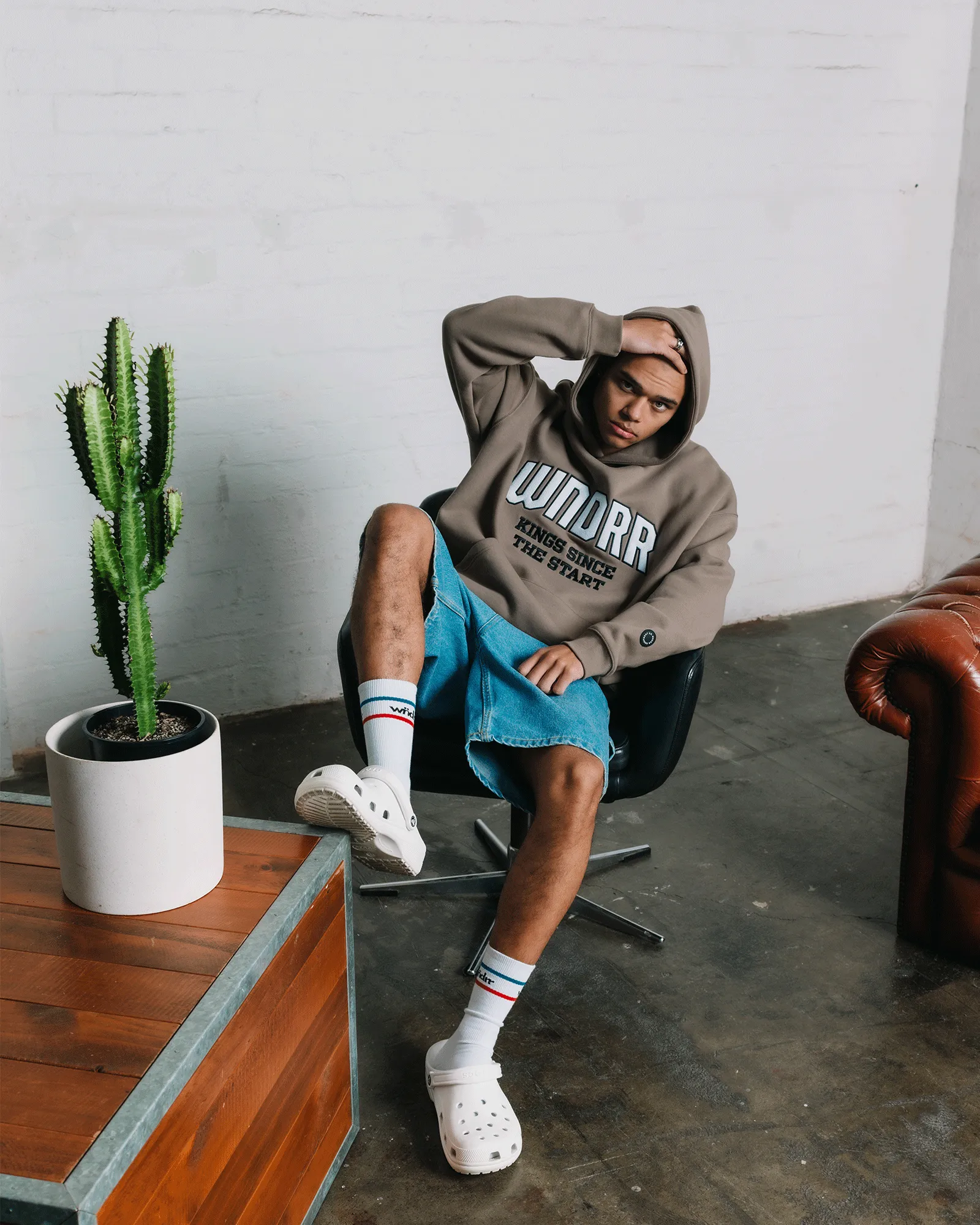 UNRIVALLED HOOD SWEAT - TAUPE sold by WNDRR product image thumbnail 4