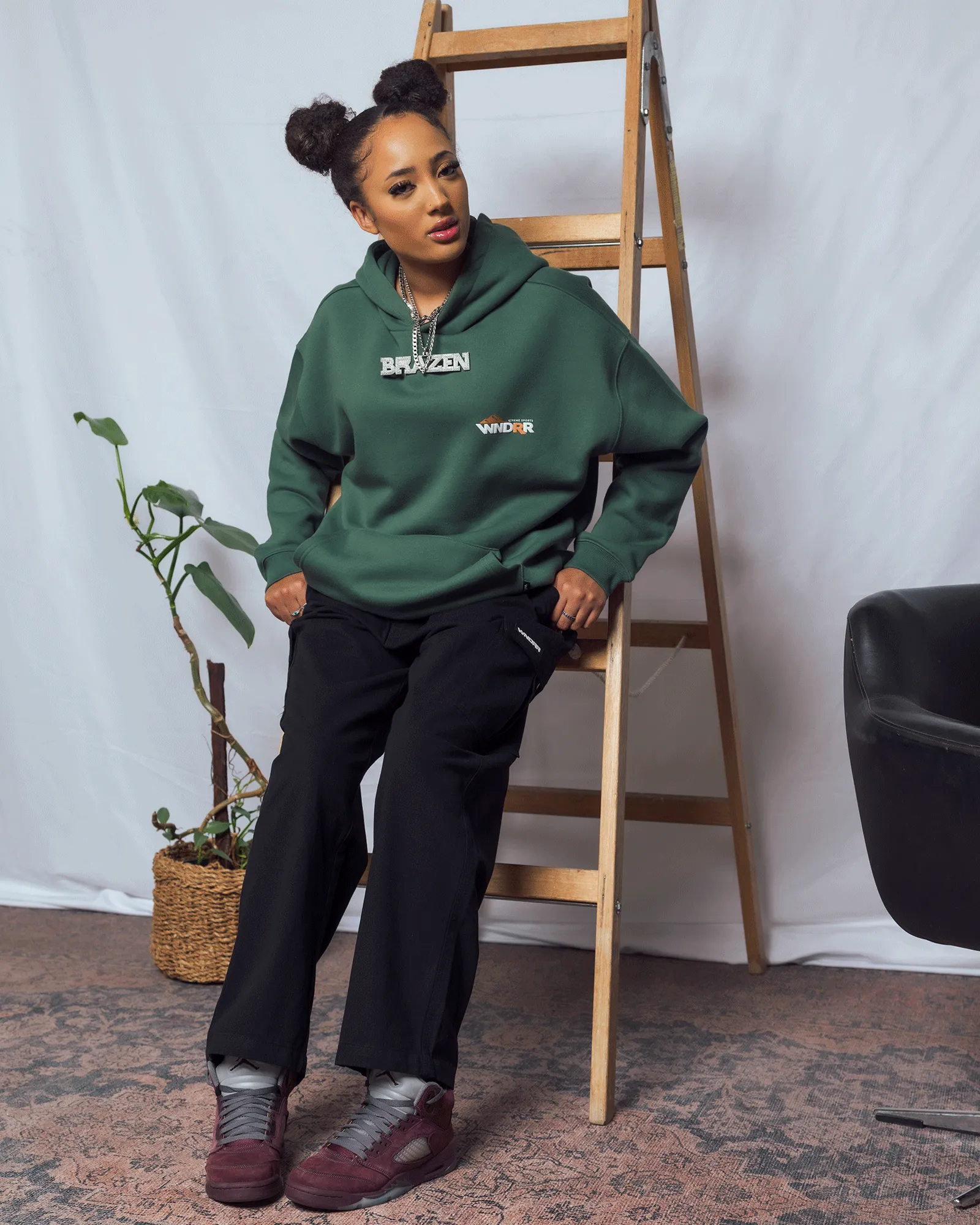 RANGES HOOD SWEAT - DARK GREEN sold by WNDRR product image thumbnail 5