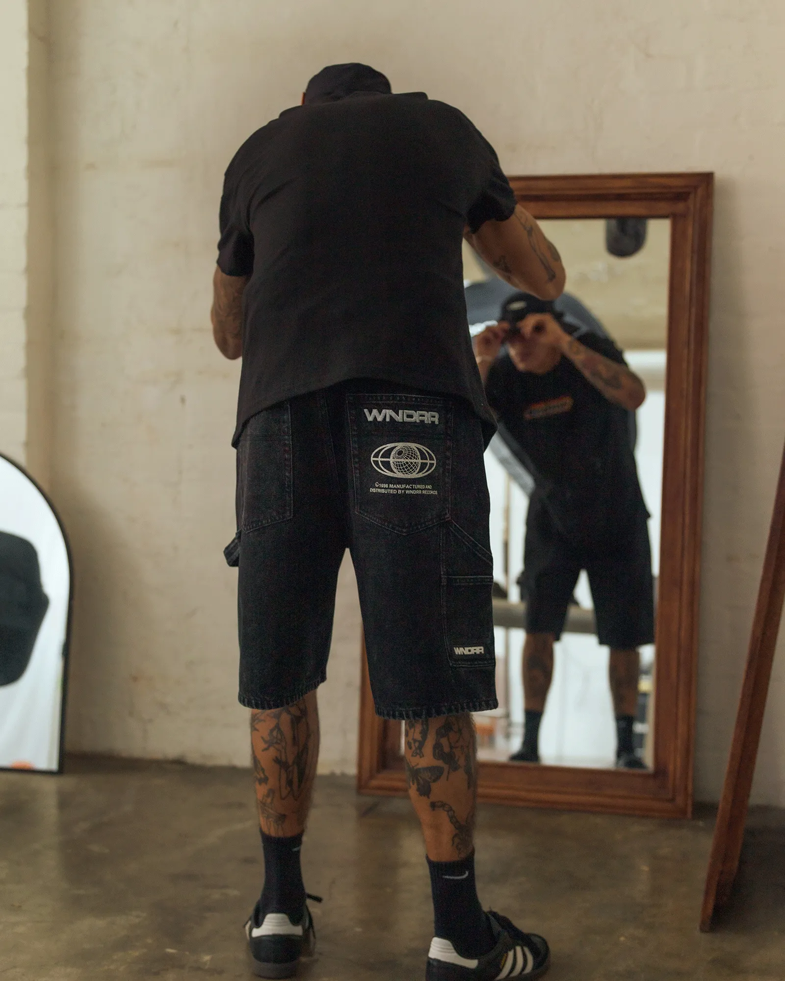 FLINT BOX FIT TEE - BLACK sold by WNDRR product image thumbnail 4