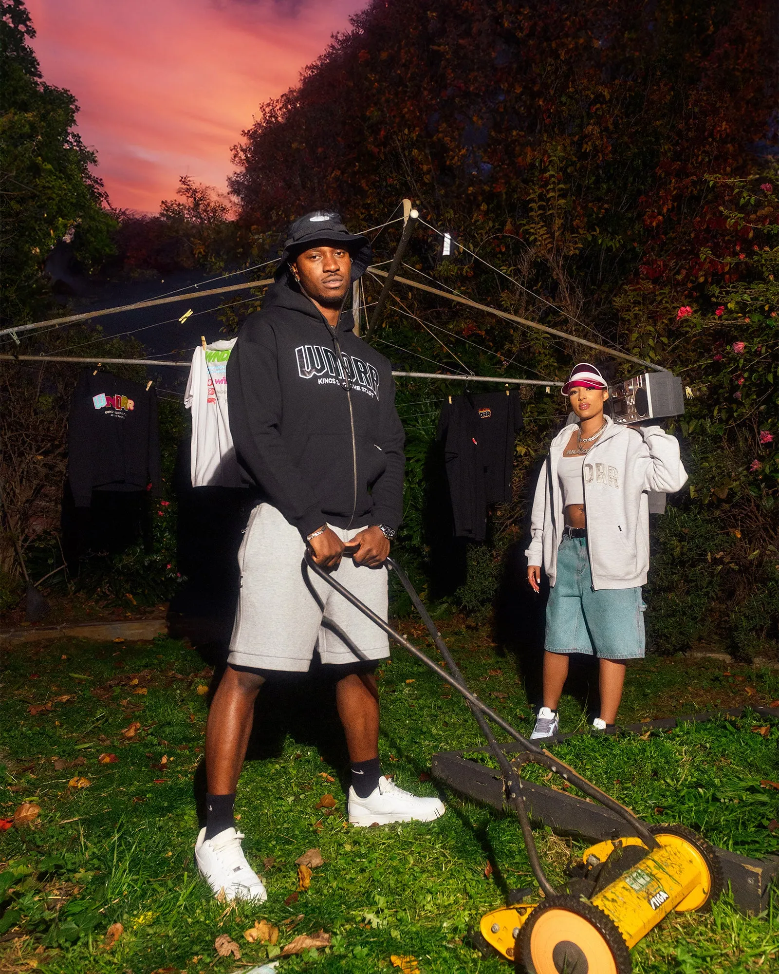 FEUD ZIP HOOD SWEAT - BLACK sold by WNDRR product image thumbnail 2