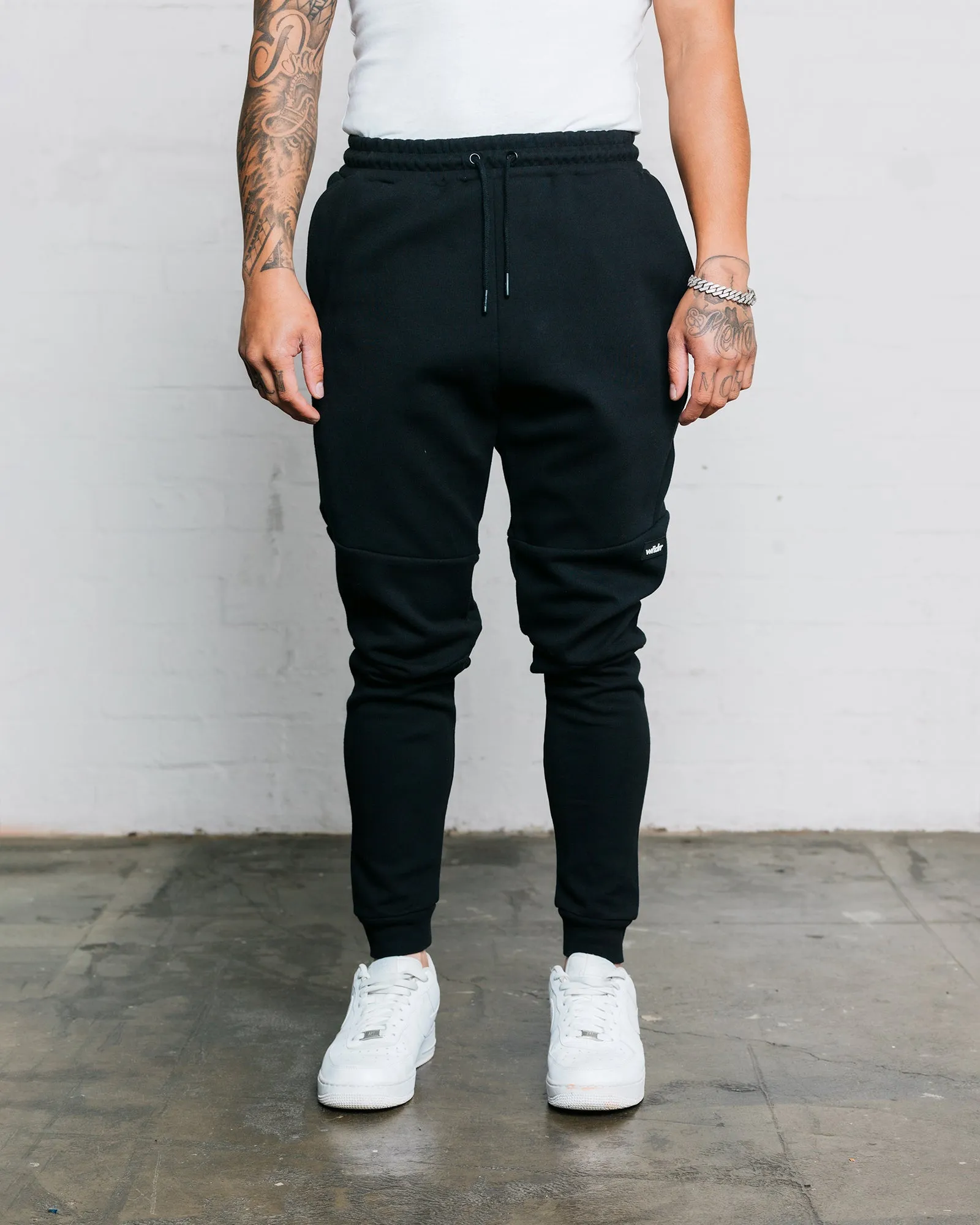HOXTON V2 TECH TRACKPANT - BLACK sold by WNDRR product image thumbnail 4