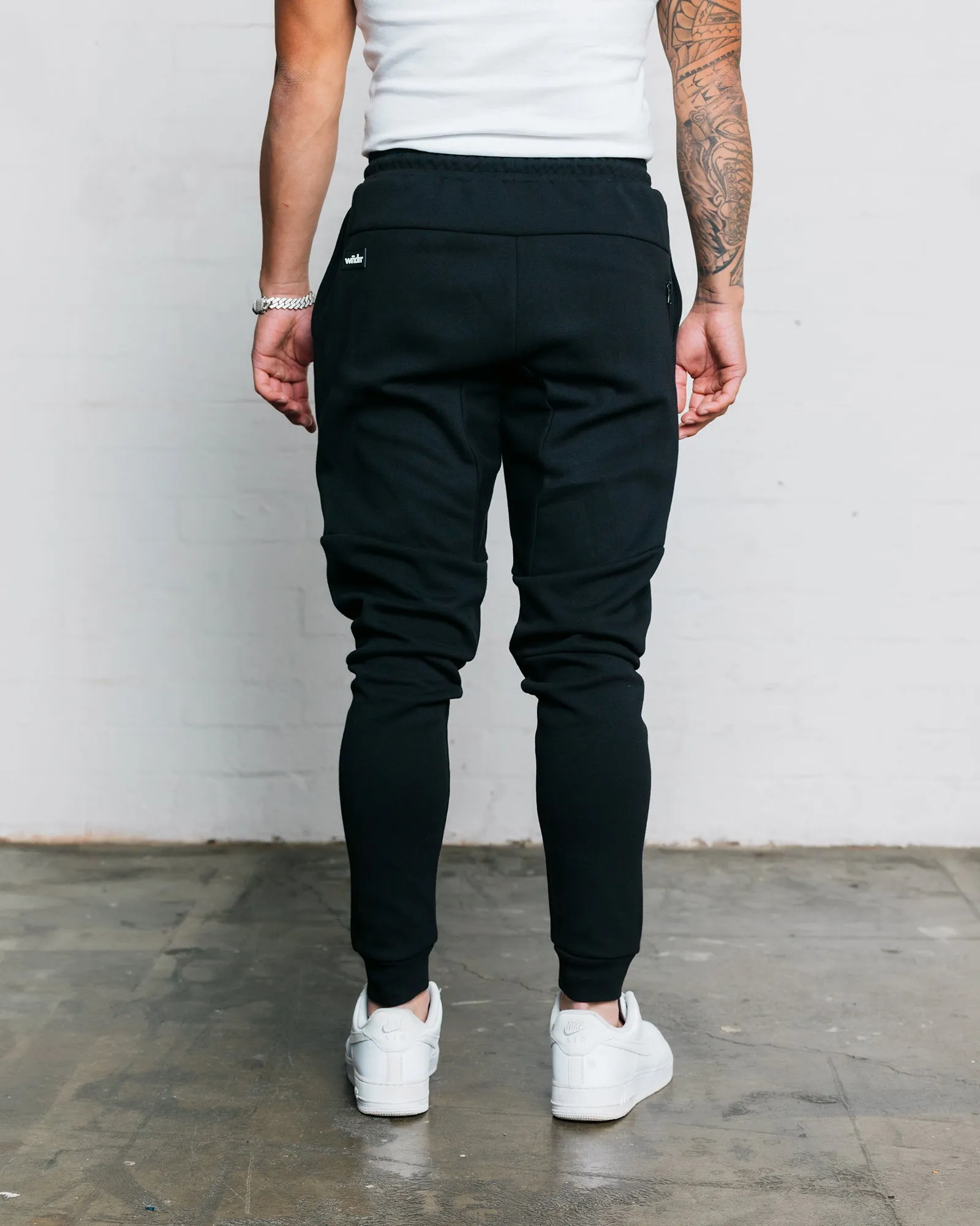 HOXTON V2 TECH TRACKPANT - BLACK sold by WNDRR product image thumbnail 5